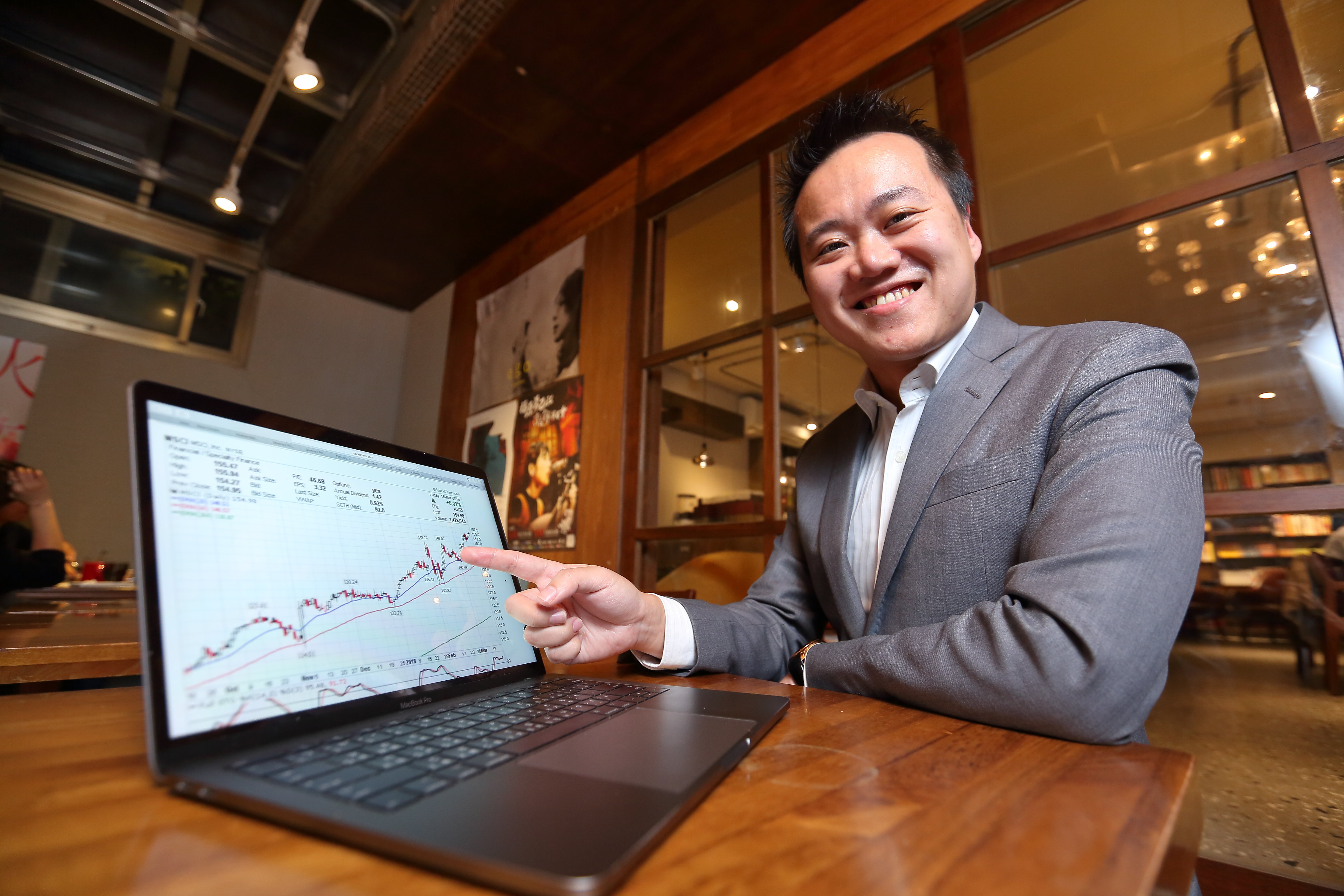 蘇百舜分享，美股最輕鬆的獲利祕訣就是等待進場點，買進後長期抱著。