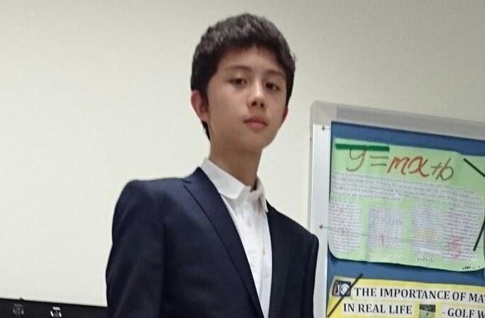 孫鵬與狄鶯的寶貝兒子孫安佐，在美國因涉及恐攻遭逮捕出庭。（摘自臉書）