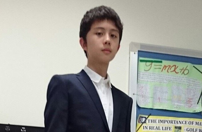 孫鵬與狄鶯的寶貝兒子孫安佐，在美國因涉及恐攻遭逮捕出庭。（摘自臉書）