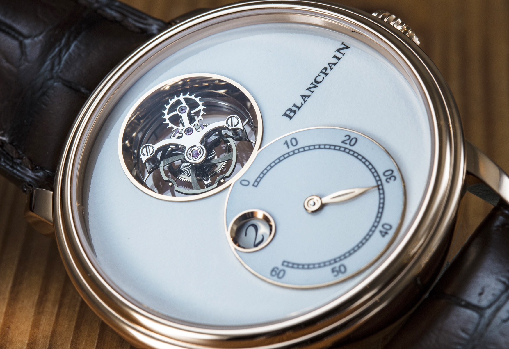 【Baselworld 2018】白色圓舞曲！Villeret Tourbillon Volant Heure Sautante