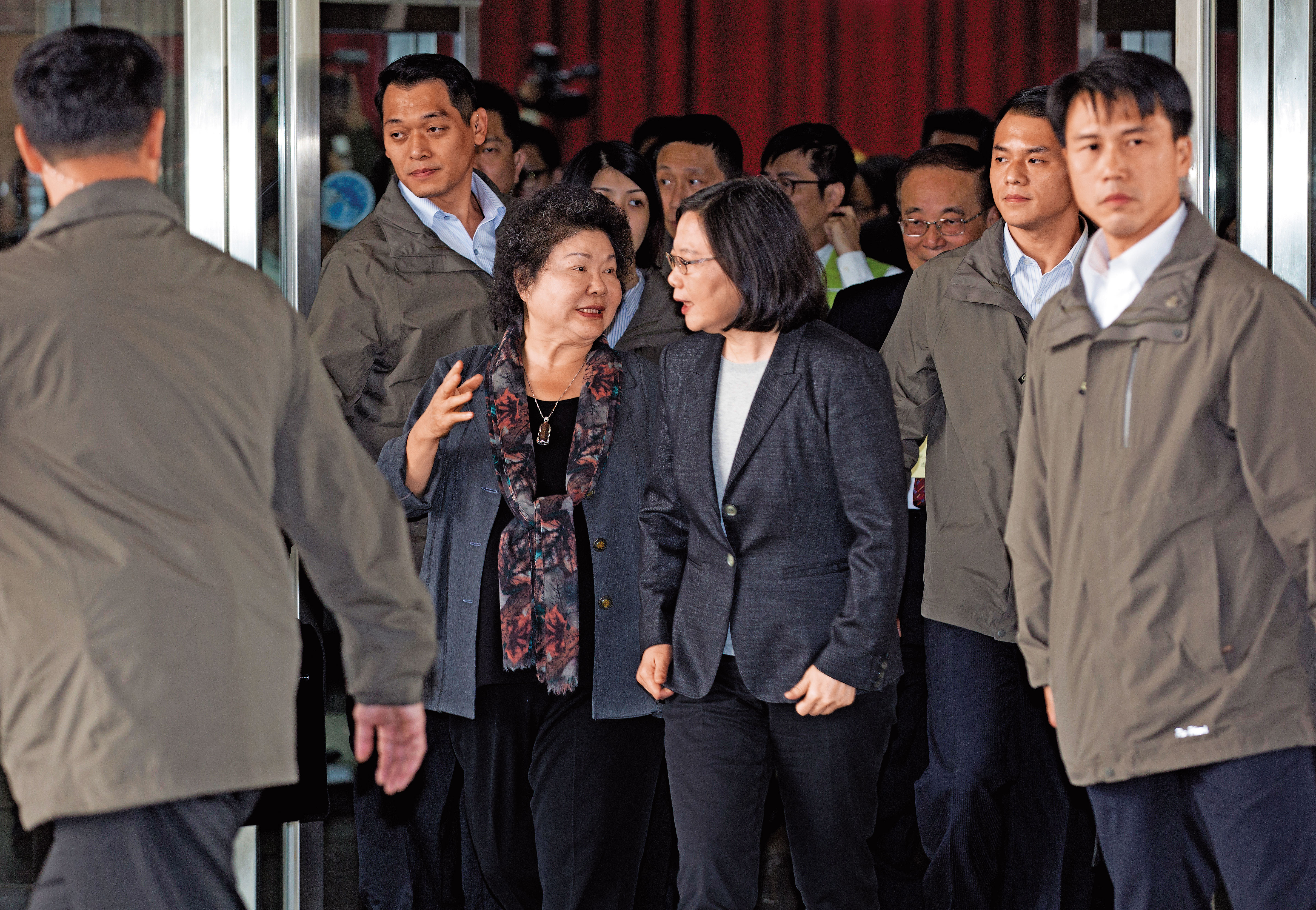 原訂4月中下旬才要確定新北市長徵召人選,卻因綠營「拱游」動作太大,才讓蔡英文提早出手。