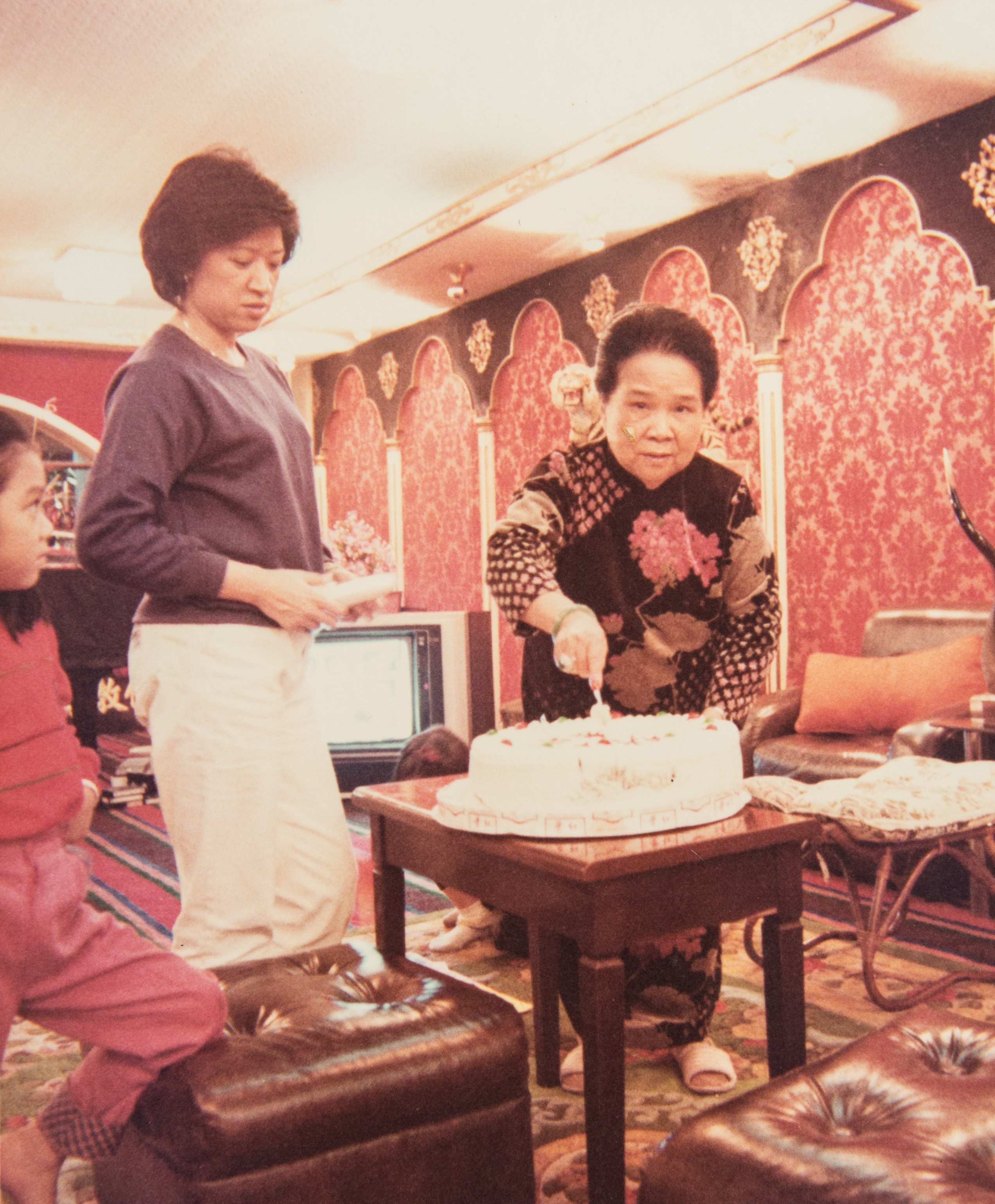 吳蘇英晚年子女多不在身邊，多數時候是媳婦邱靜惠陪在身旁。（大三元酒樓提供）