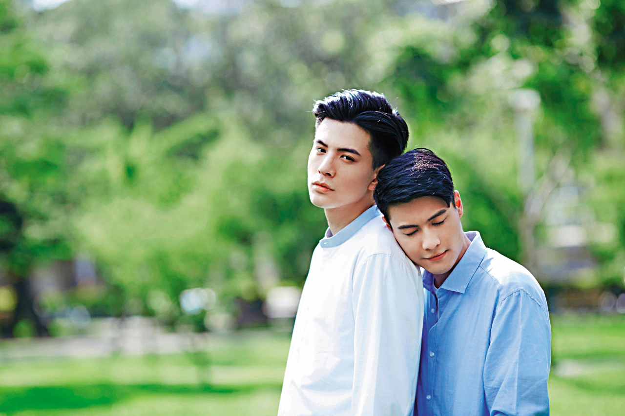 林柏叡（右）最近搭上BL劇熱，因為《深藍與月光》廣受粉絲歡迎，他同時也是凱渥男模。