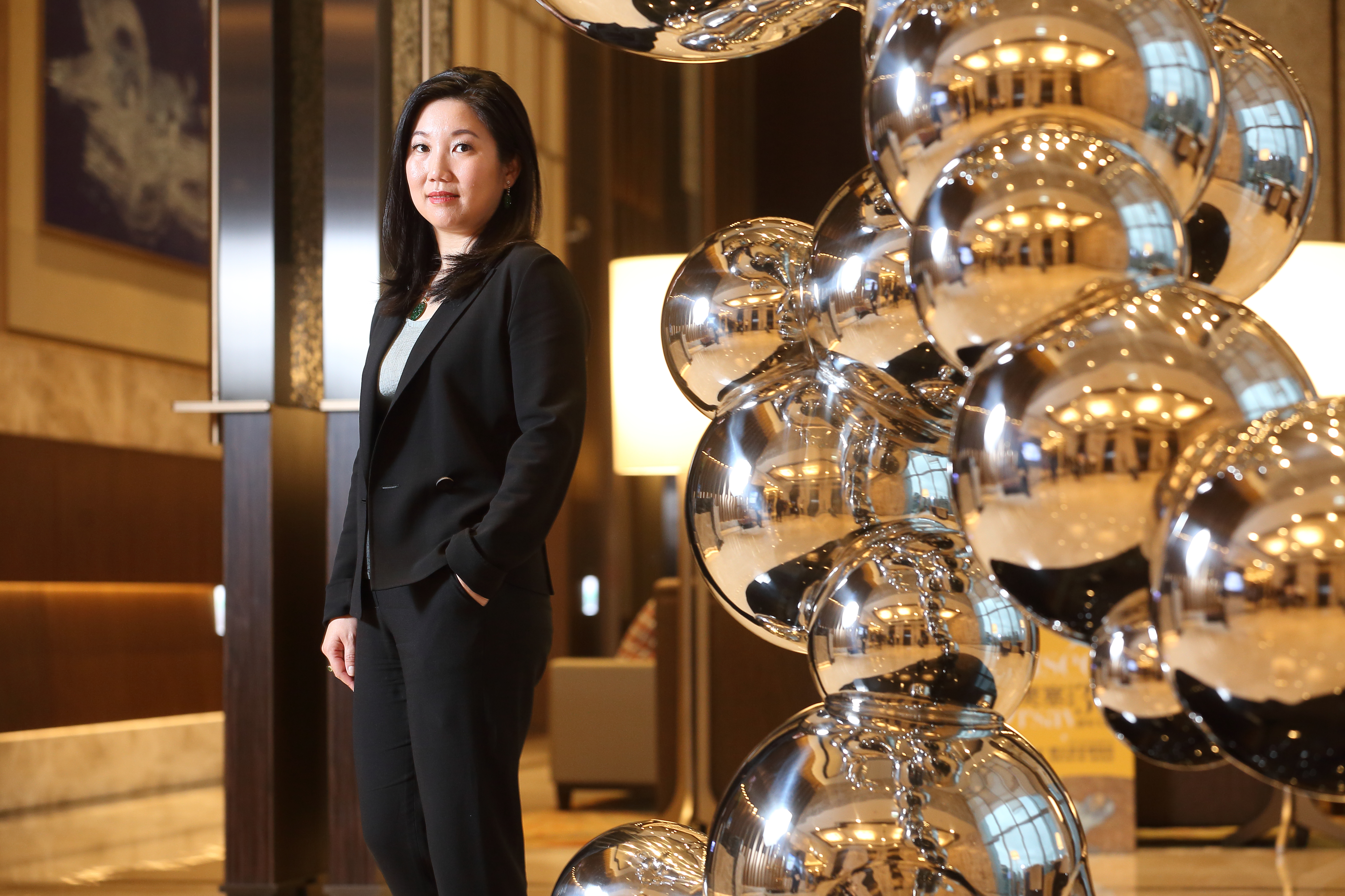 六福皇宮是集團執行長莊豐如進入集團的第一個代表作品，對於年底將吹熄燈號，她誓言將尋求其他開發機會，再讓這個品牌重出江湖。