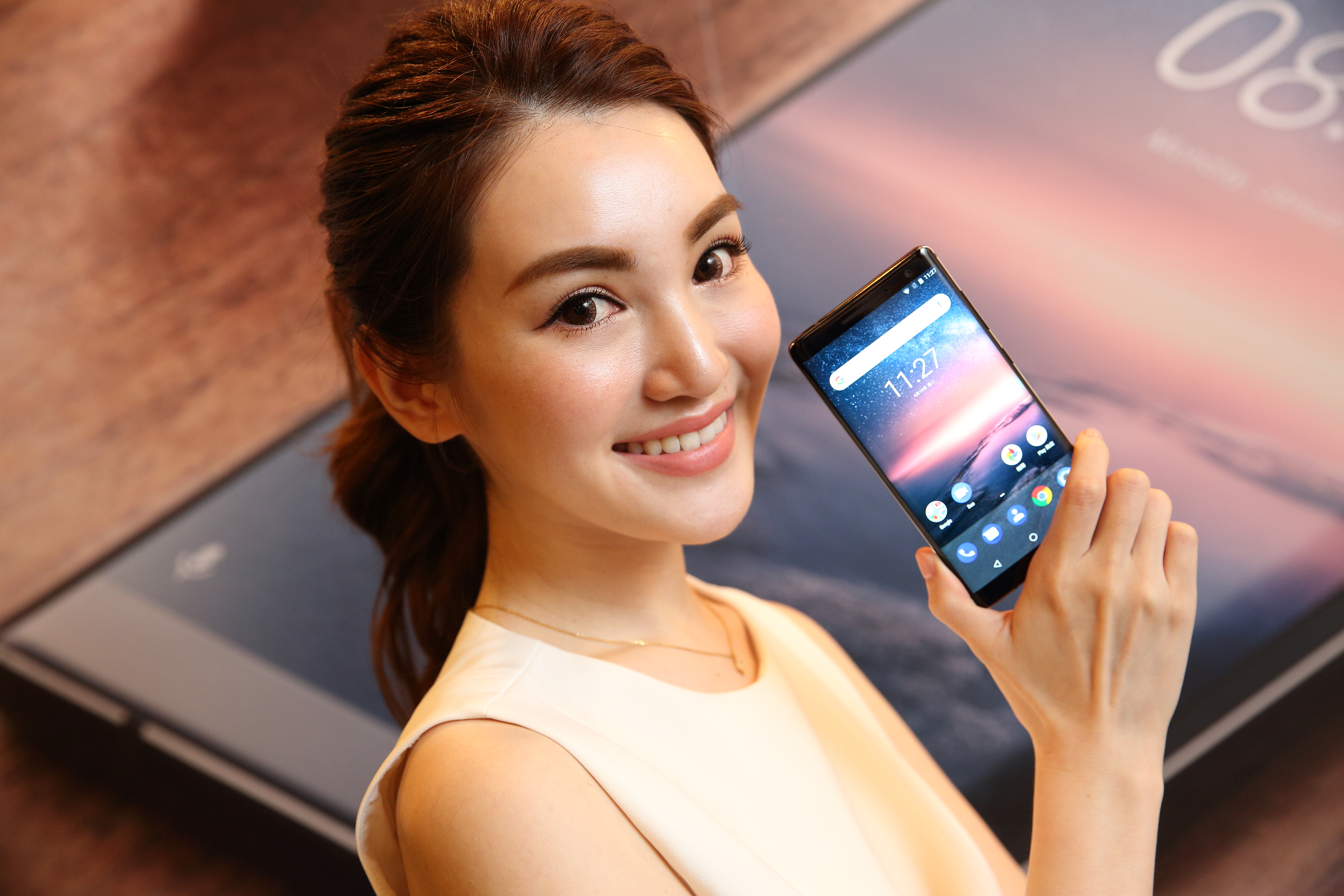 在台推出中階機種後，又特別推出超級限量的Nokia 8 Sirocco。