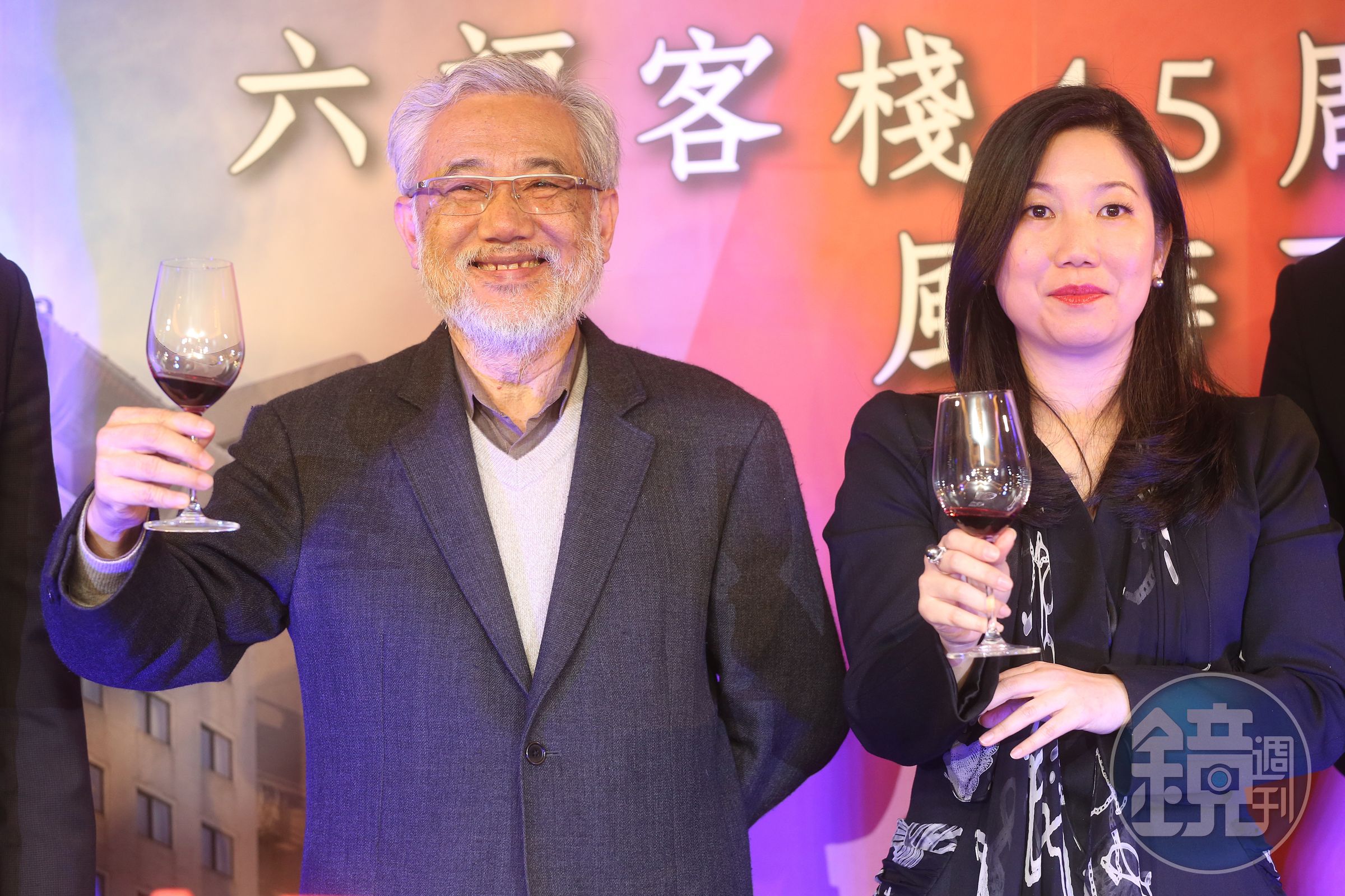 六福集團執行長莊豐如的父親莊秀石當年興建六福皇宮，被視為是為女兒莊豐如接班鋪路。