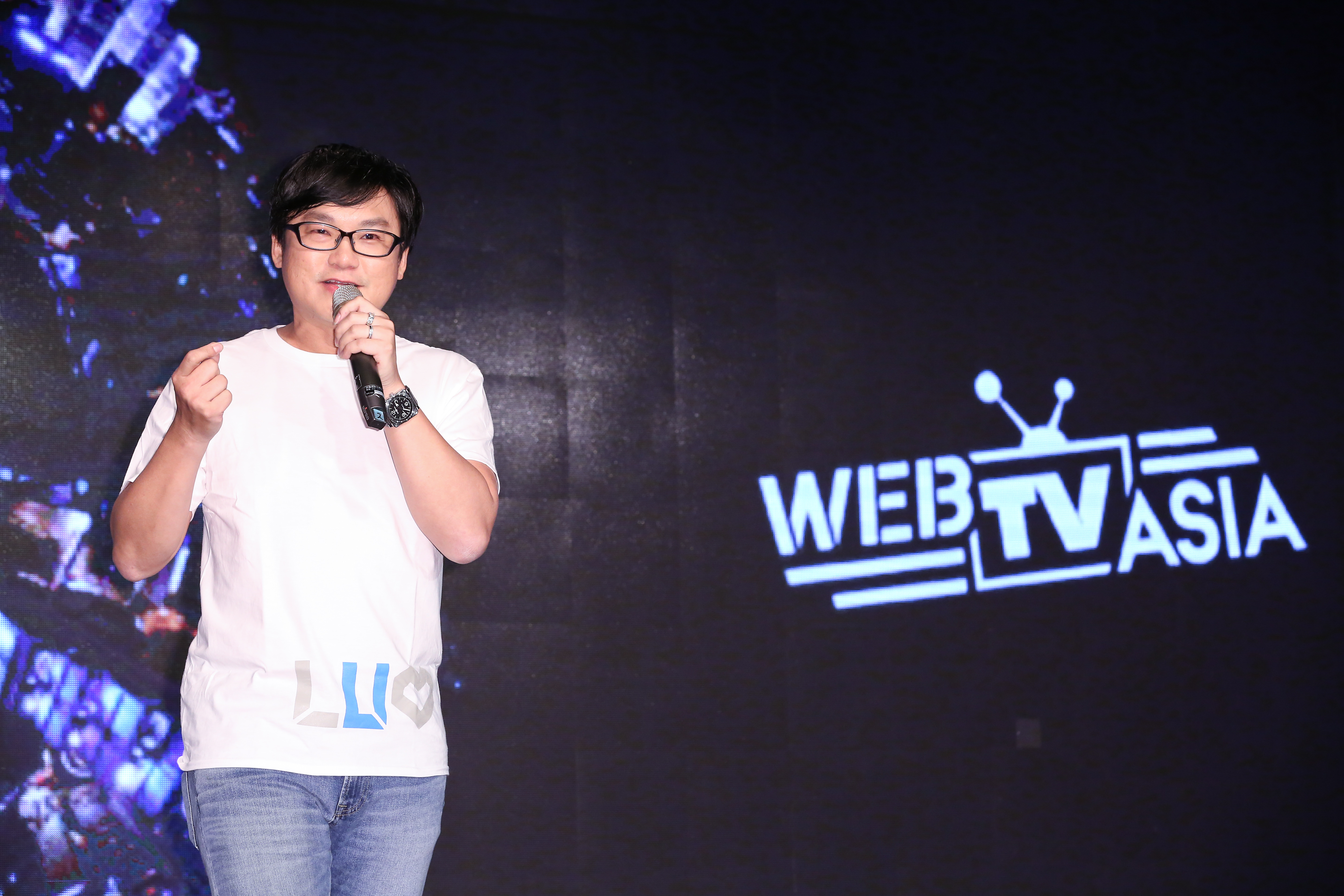 WebTVAsia集團總裁Fred著迷於台灣網路創作者的熱情與創作力，結合LUVE APP給他們一個影音平台。