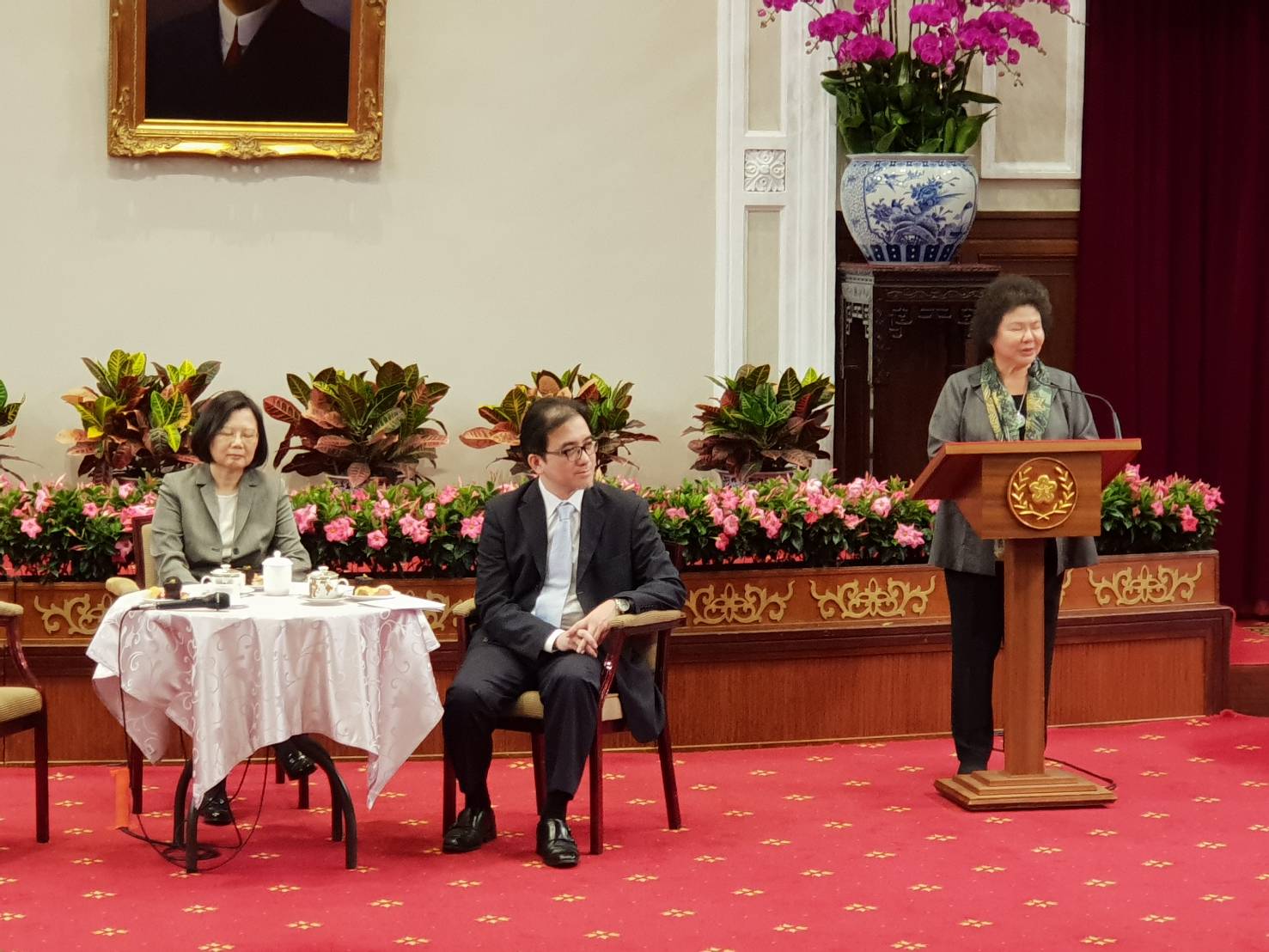 蔡英文今上午宣布總統府祕書長由高雄市長出任，陳菊說自己從「黨外小妹」到如成成為府祕書長，就是要協助蔡總統改革成功。