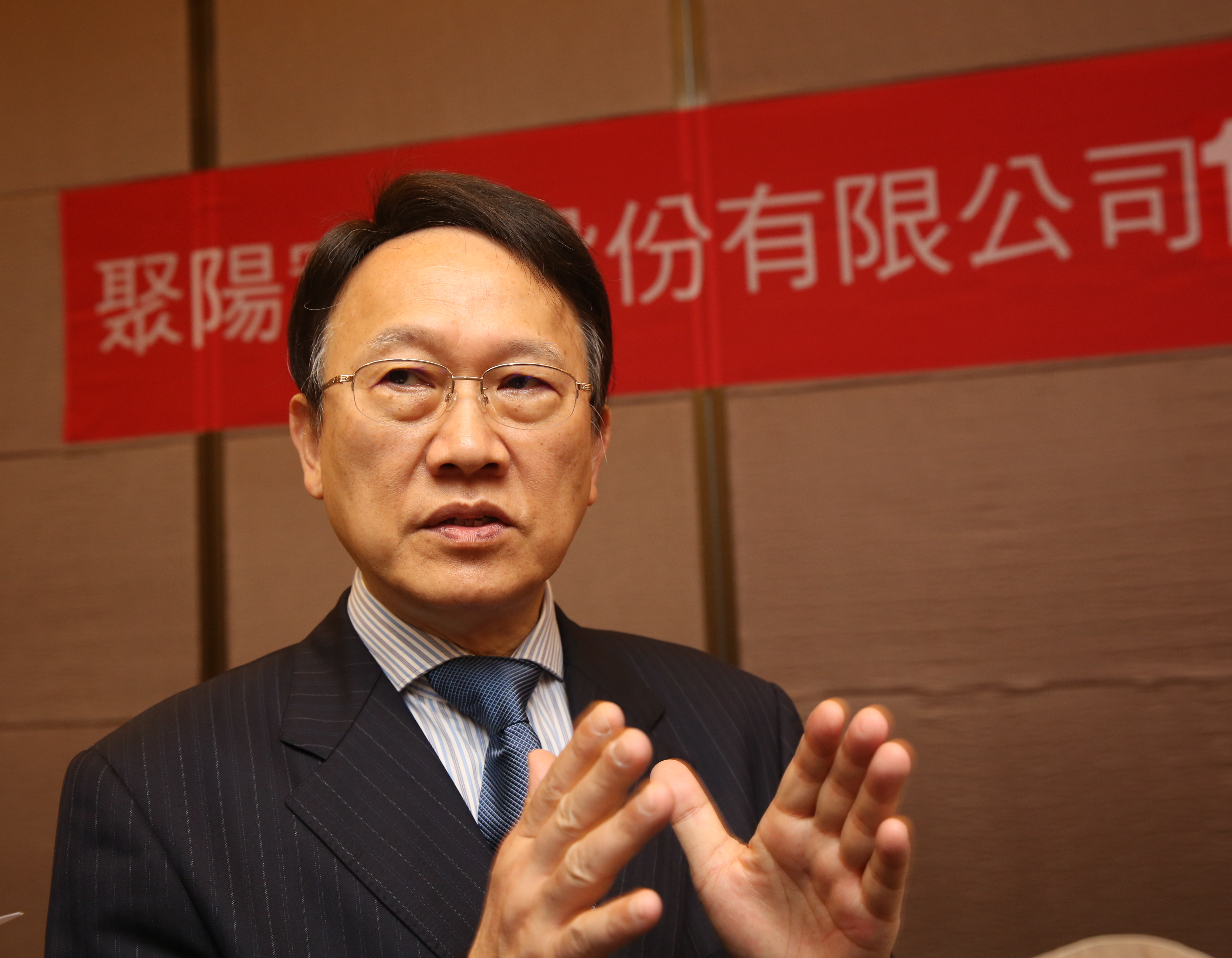 周理平透露，聚陽各個部門都在往第二代逐漸傳承，其子周心鵬5到8年有望接班。圖為周理平去年出席股東會情況。