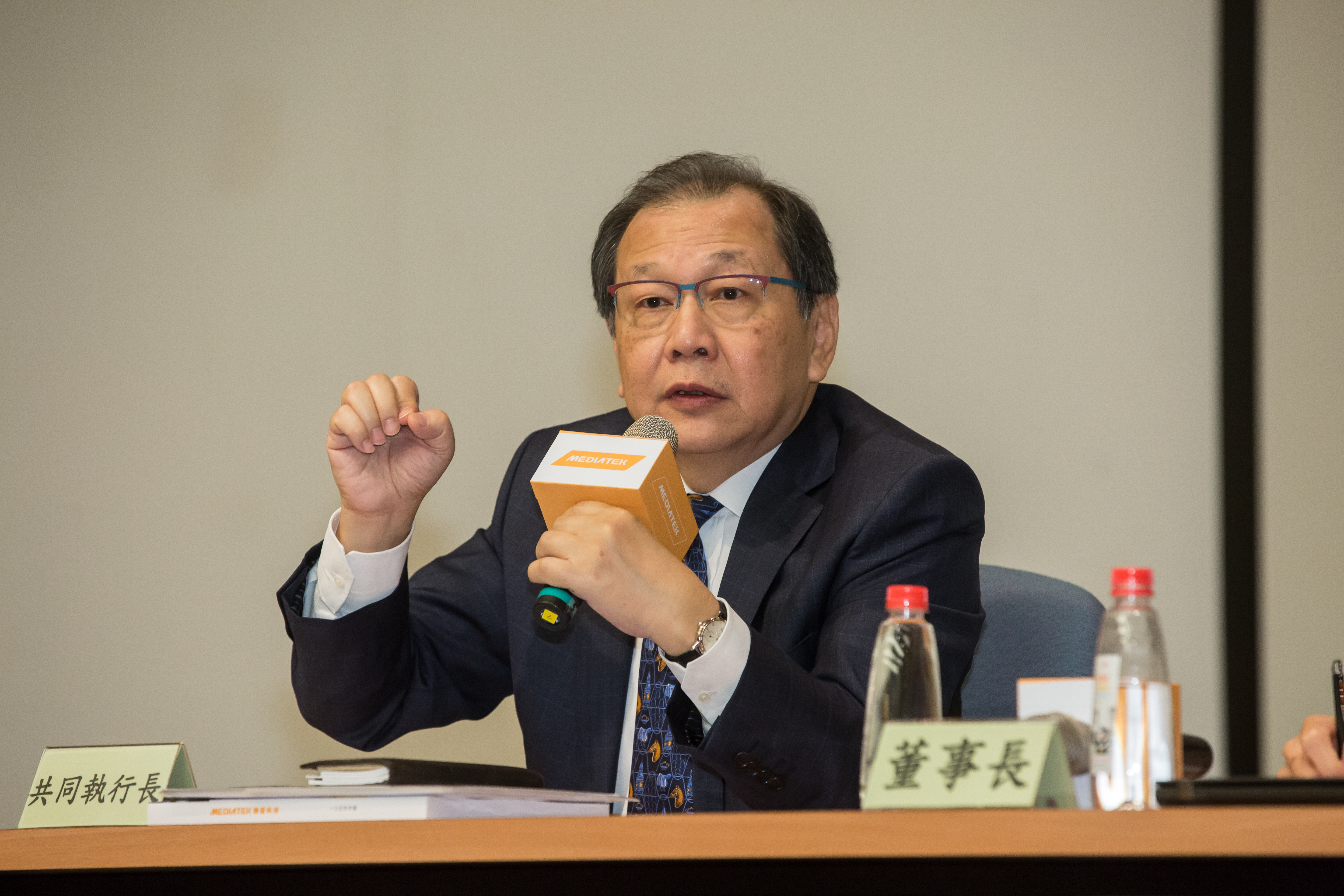 聯發科執行長蔡力行認為摩爾定律往下走很大的障礙是成本增加。