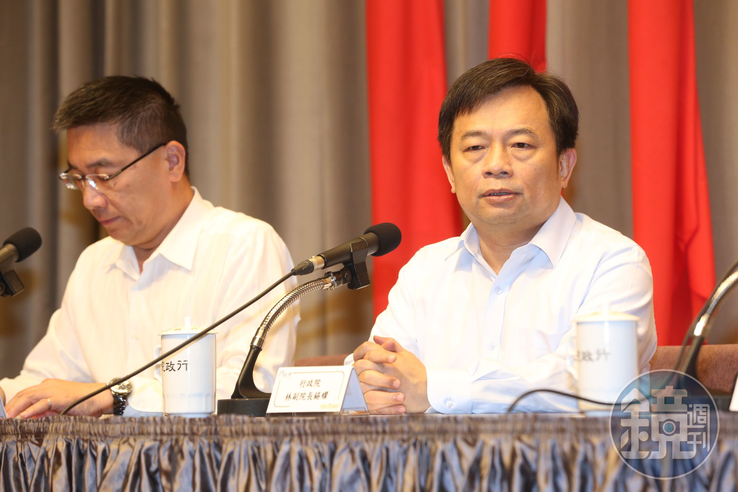 民進黨選對會召集人林錫耀（右）否認黨中央有做這份民調。（資料照）