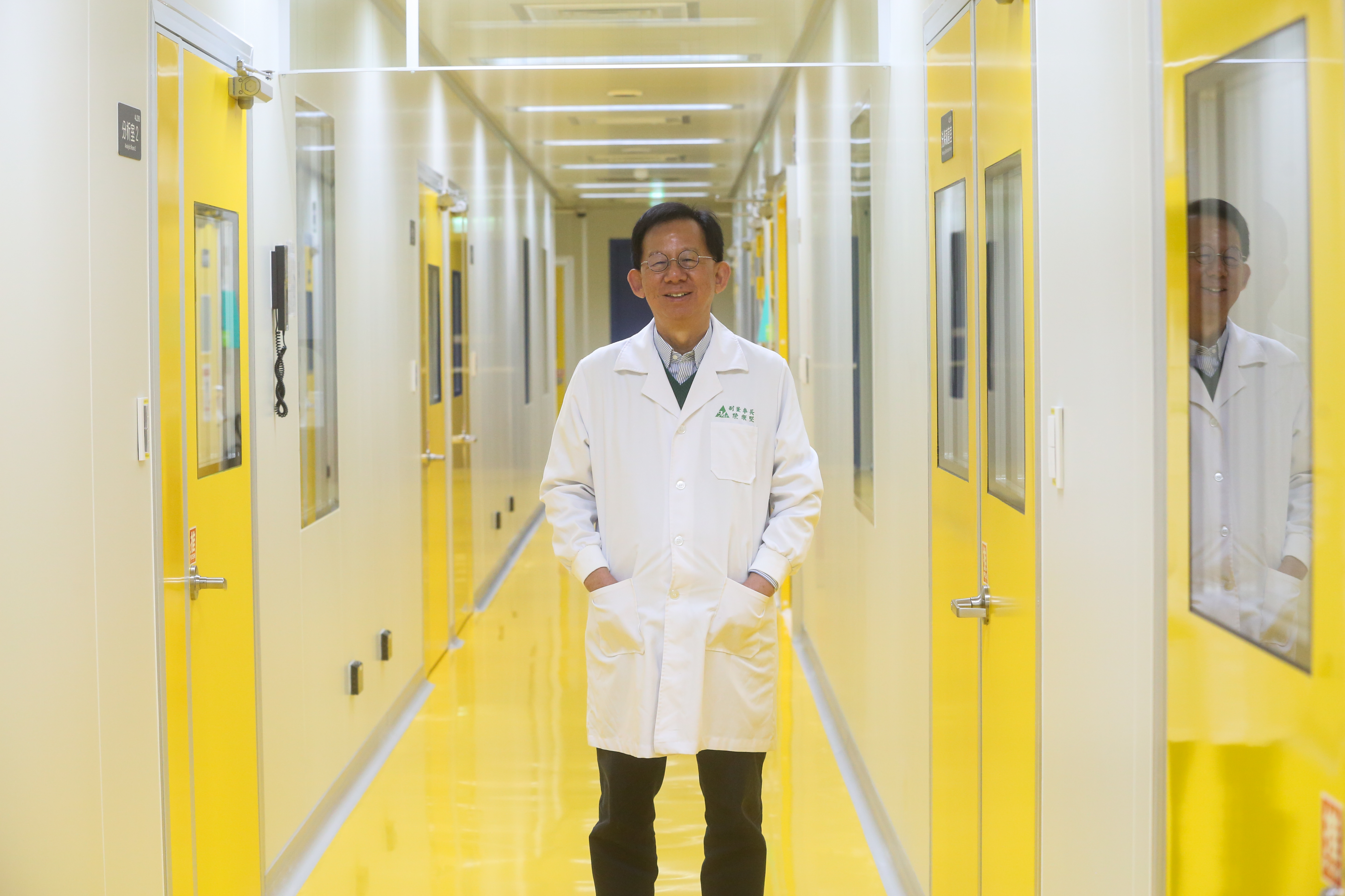 高端疫苗副董事長兼總經理陳燦堅有感台灣疫苗自製率低， 2012年成立疫苗公司，主力發展腸病毒、H7N9新流感、登革熱等疫苗，皆已進入臨床第3期。