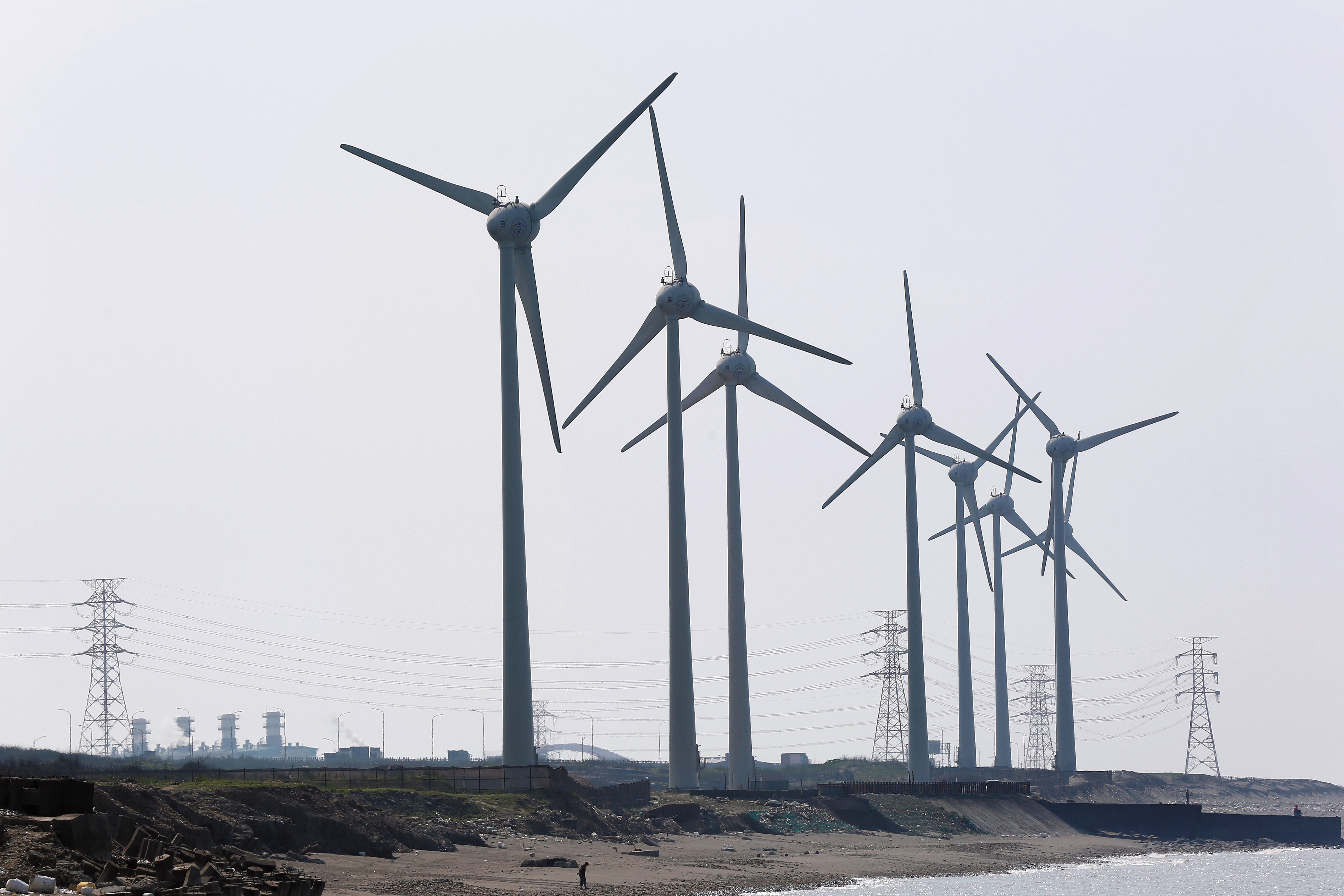近期有兆元商機的離岸風電遴選話題，帶動風力發電概念股飆漲。