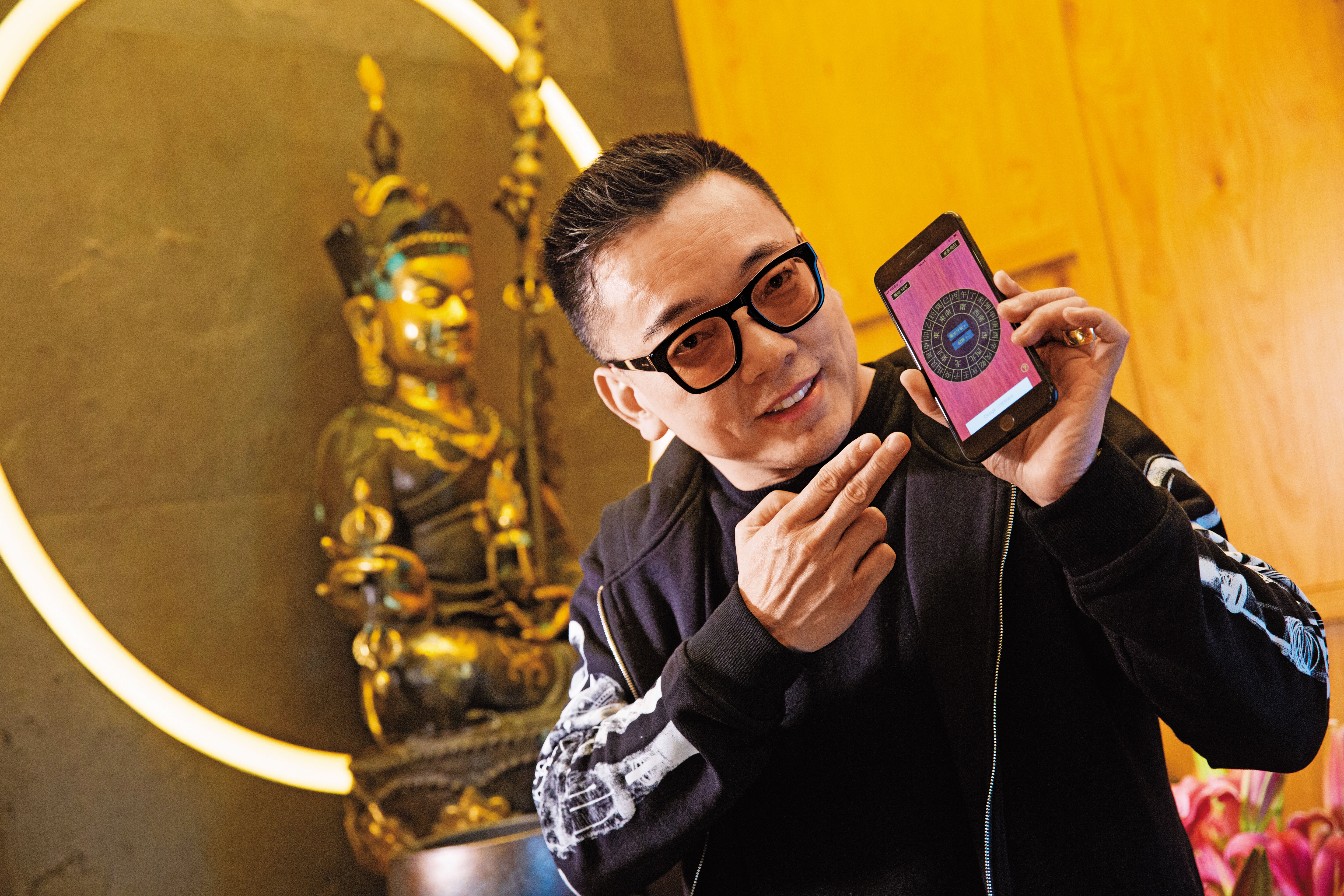 通命理、懂風水，詹惟中買房、換屋存出億元身價。