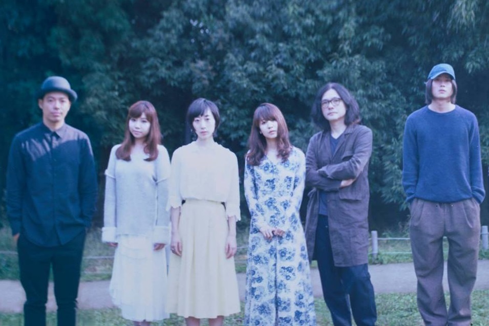 岩井俊二（右二）將與樂團 hectopascal（ヘクとパスカル）於5月26日首度來台演出。（翻攝自ヘクとパスカル臉書）