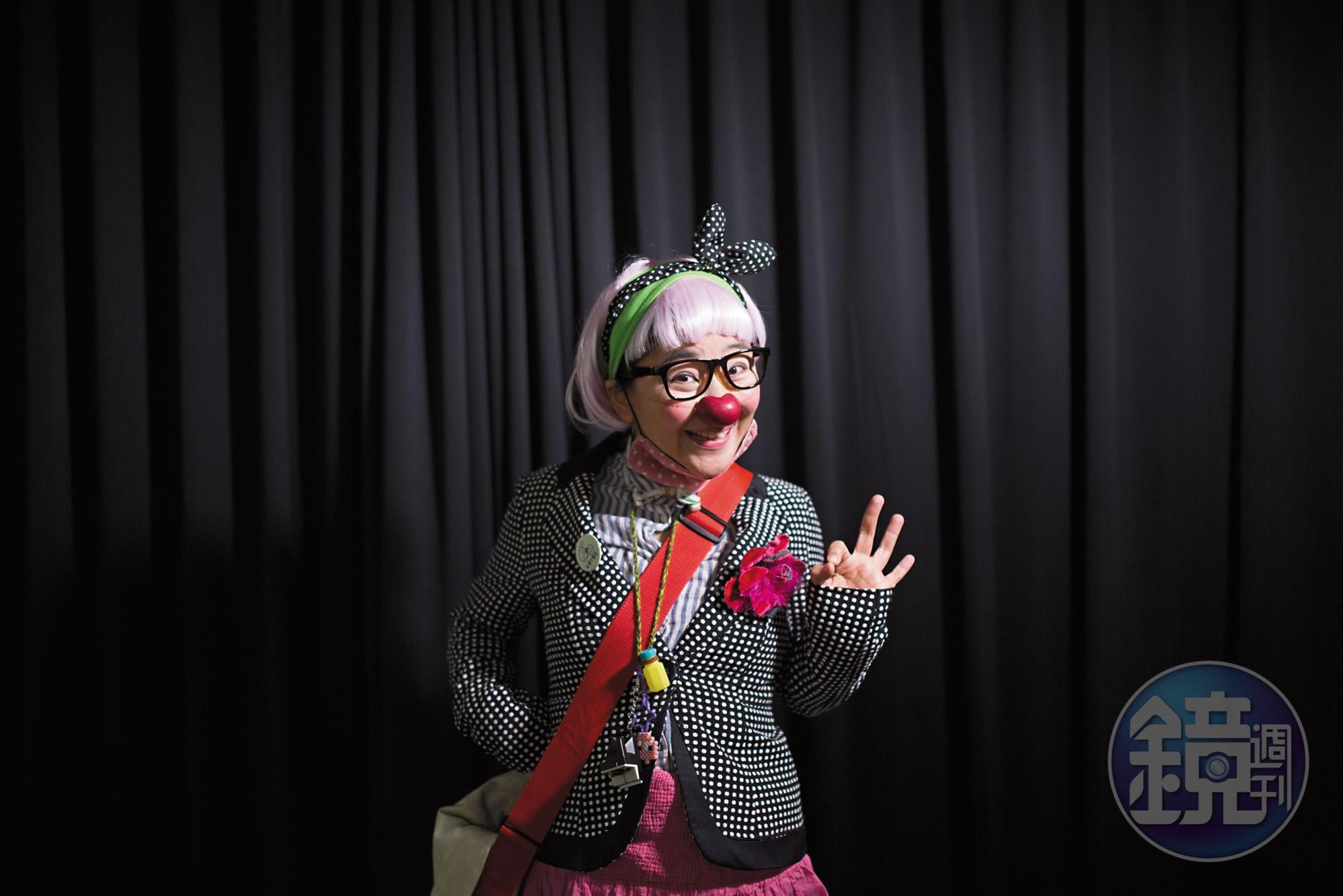 馬照琪是亞洲第一位獲法國微笑協會認證的小丑醫生。今年4月兒童節，她才赴維也納參與世界小丑醫生大會。