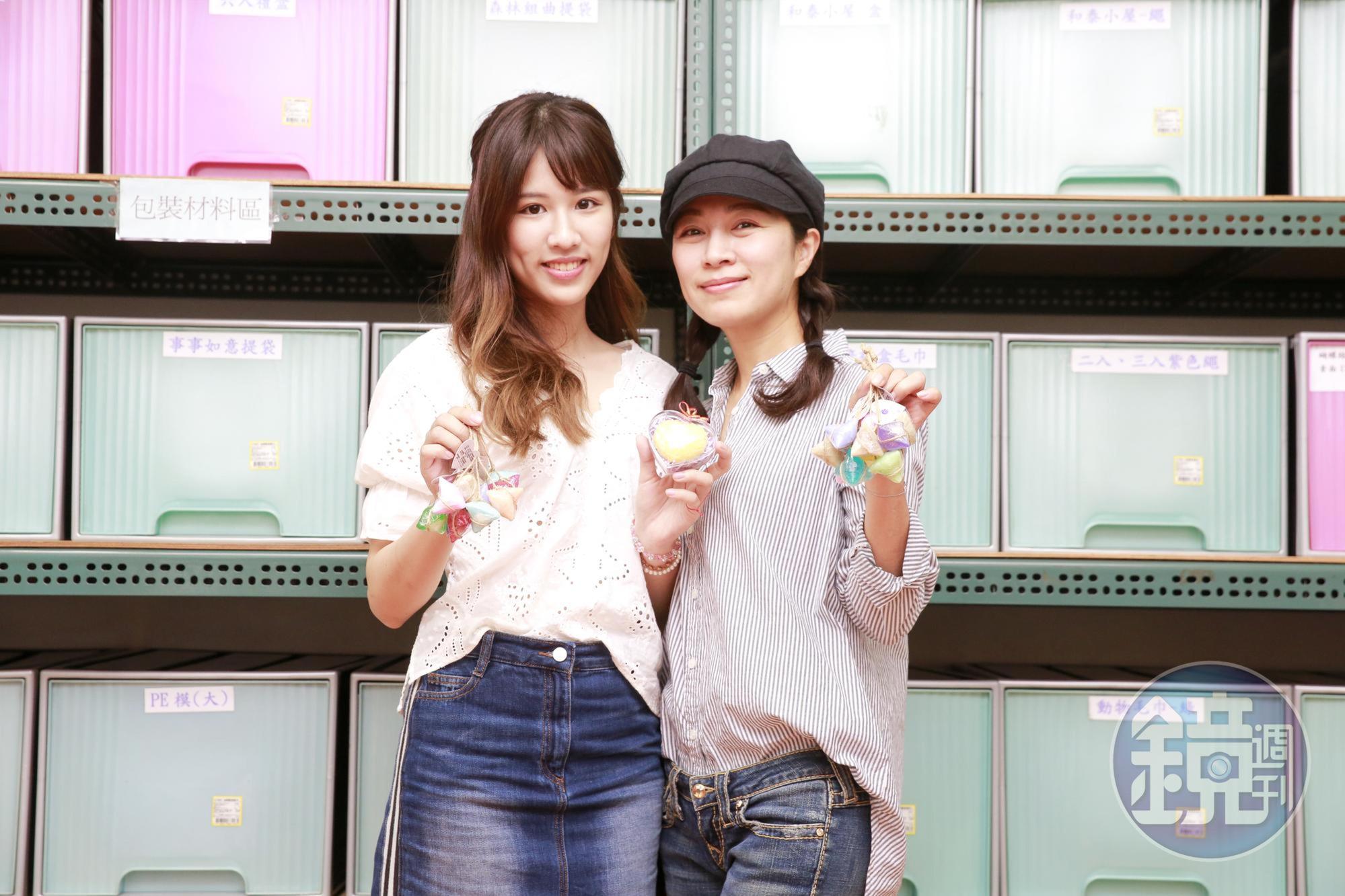 方文琳(右)帶著女兒于齊優出席活動,2人宛如姊妹。
