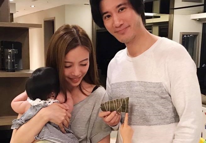 王力宏和老婆李靚蕾育有2女，即將迎來第3胎小男生。（翻攝自王力宏臉書）