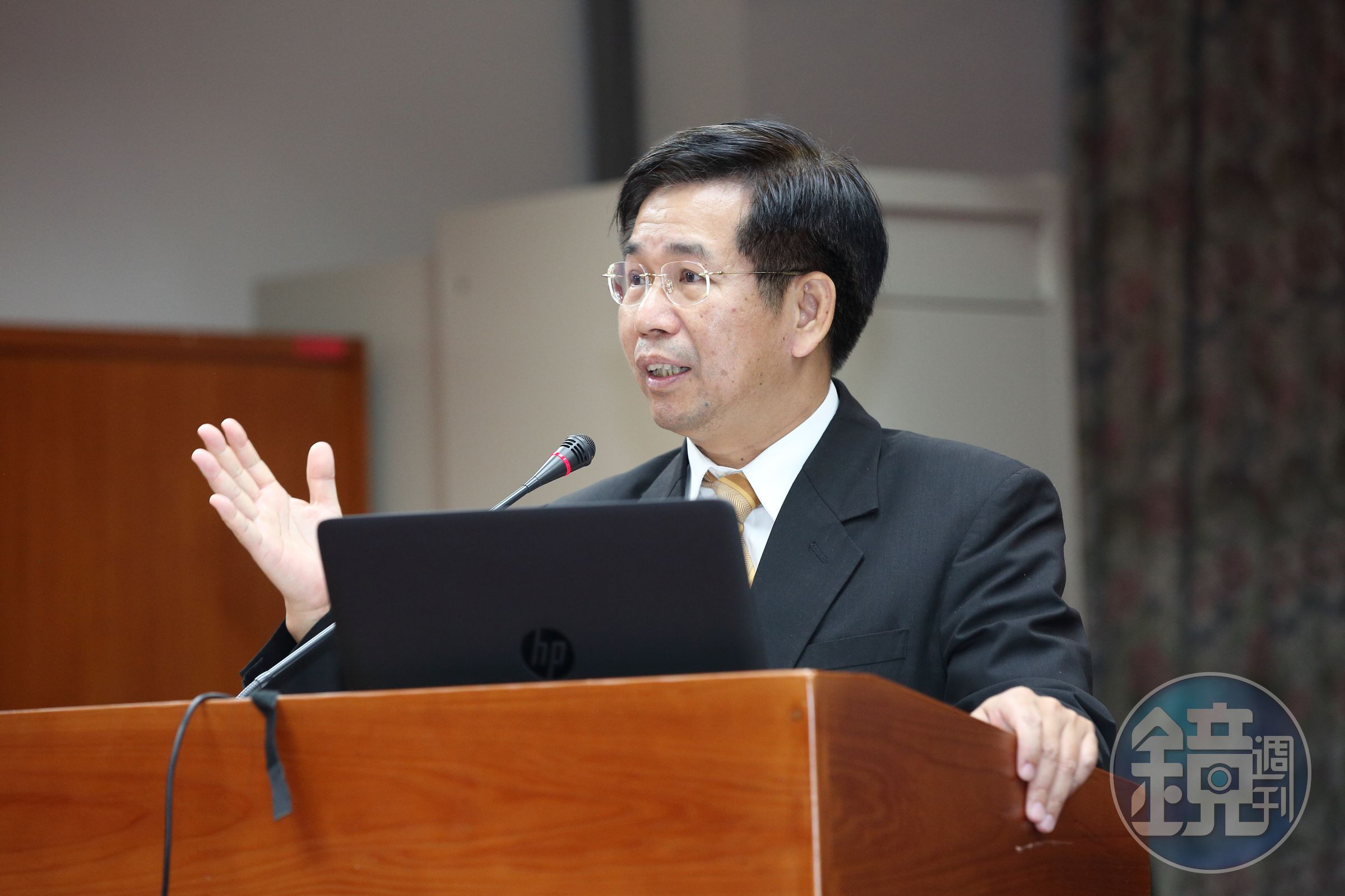 上午教育部長潘文忠發出請辭聲明，希望請辭部長職務讓政治操作能就此停止。