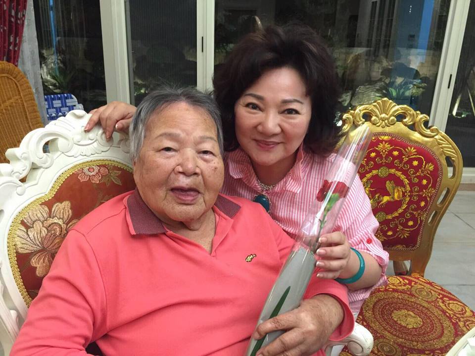 白冰冰母親在家裡昏睡，送醫十多天後過世，享壽93歲。（白冰冰提供）