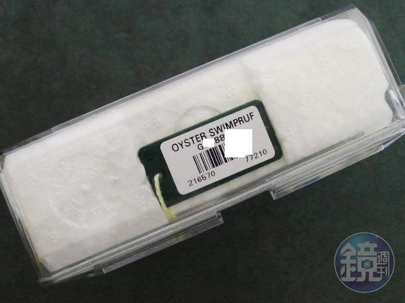 不僅膠膜得拆，在香港、歐洲或美國等地，連流水號吊牌也會被部分AD回收、不會付給消費者。
