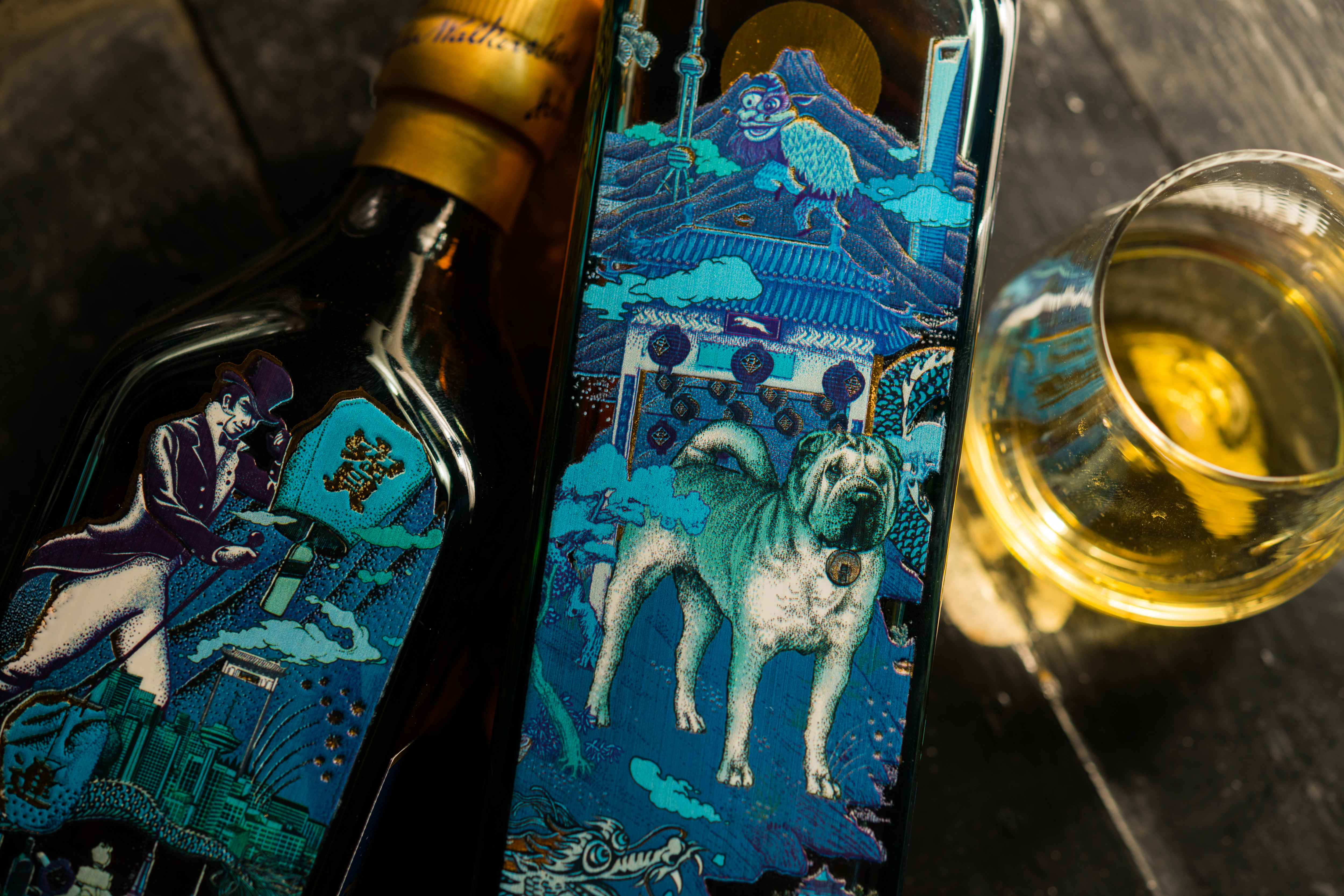 「JOHNNIE WALKER藍牌《狗年典藏》」有如精湛的藝術品。(5,800元/瓶)