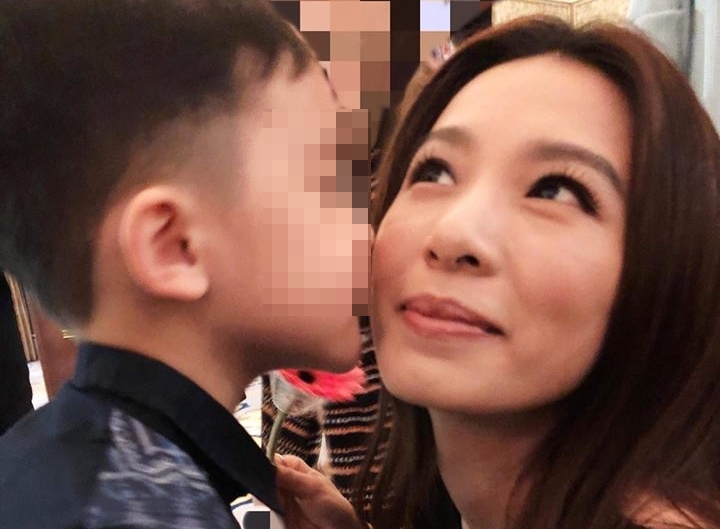 梁靜茹的兒子Anderson在婚禮中大受歡迎，還親了Hebe田馥甄臉頰。（讀者提供）