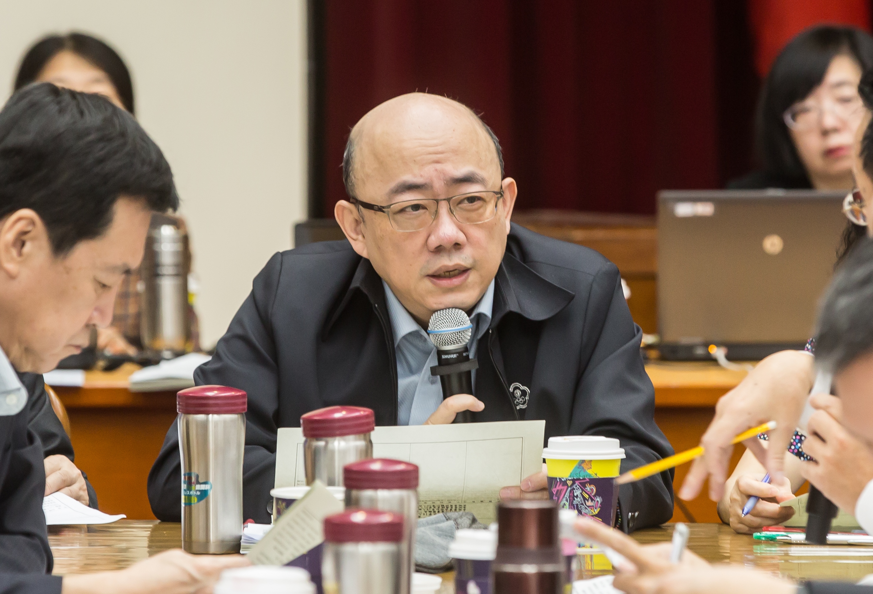 關於神祕文件，郭正亮（中）表示那是協商前，他去柯總召那，柯總召跟法務部官員當場拿給他的。