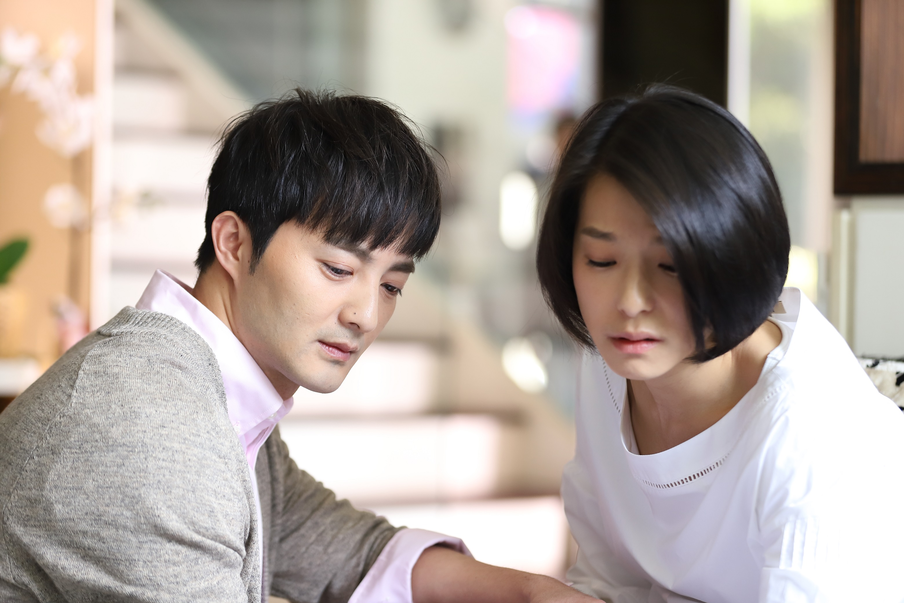 《1006的房客》找來古斌和賴雅妍客串，古斌在劇中飾演精神科醫生，和演出漸凍人的賴雅妍是一對夫妻。（歐銻銻娛樂提供）