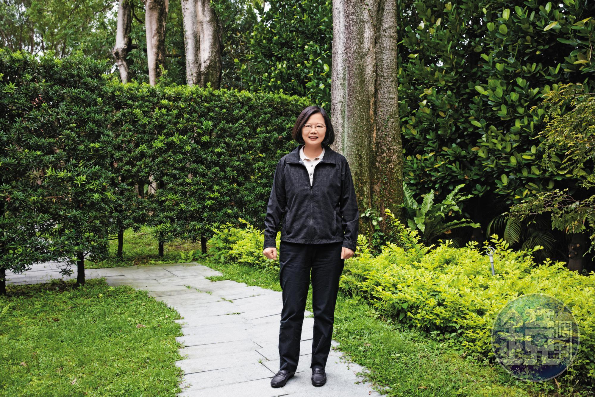 總統官邸占地3千坪，庭園清幽雅致，唯她平日公務繁忙，少有閒暇在此流連。