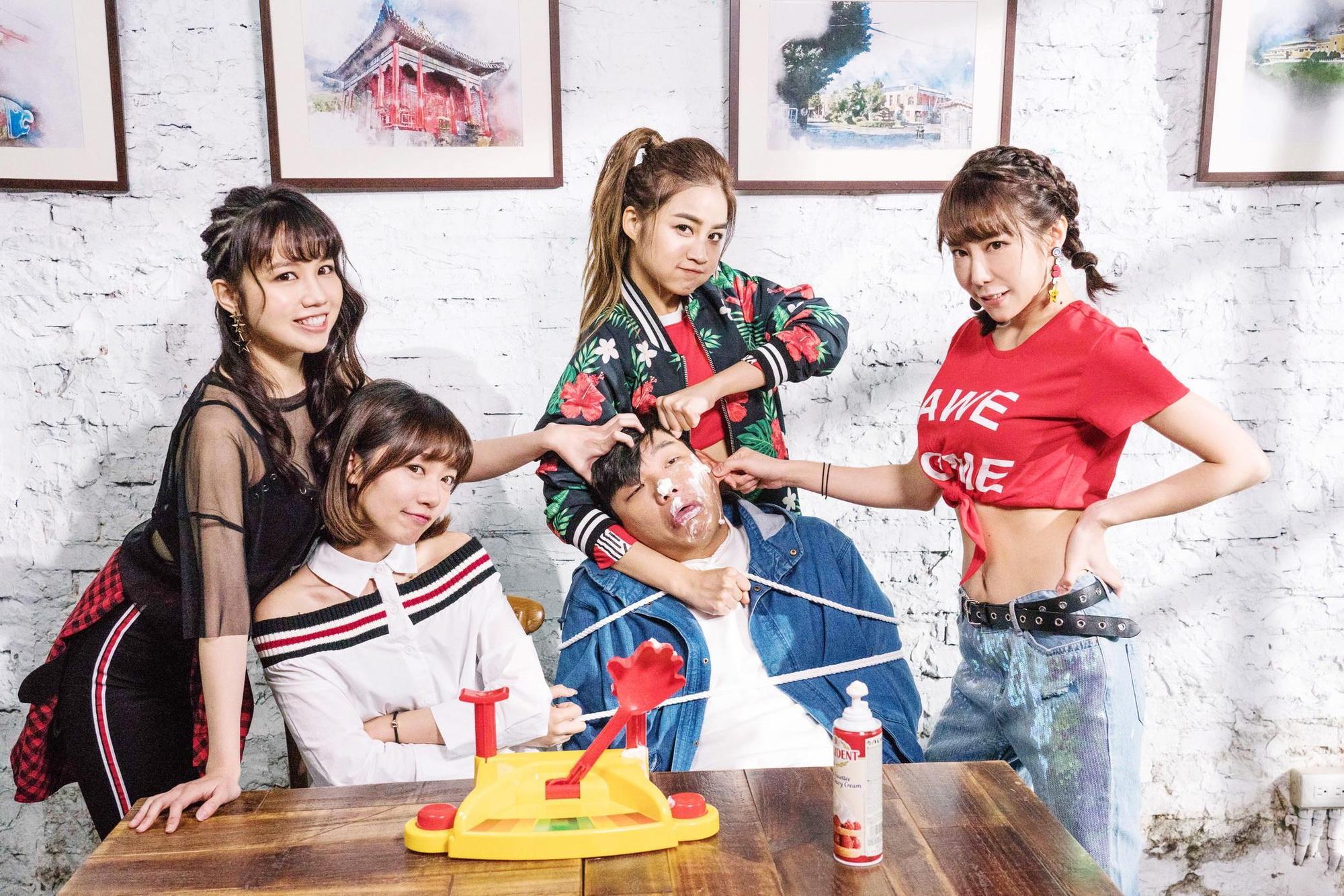 女團伊梓帆推出新歌〈Boy, Why Boy〉MV,找來好友入鏡聯手惡整壞男友。(錦嘉國際)