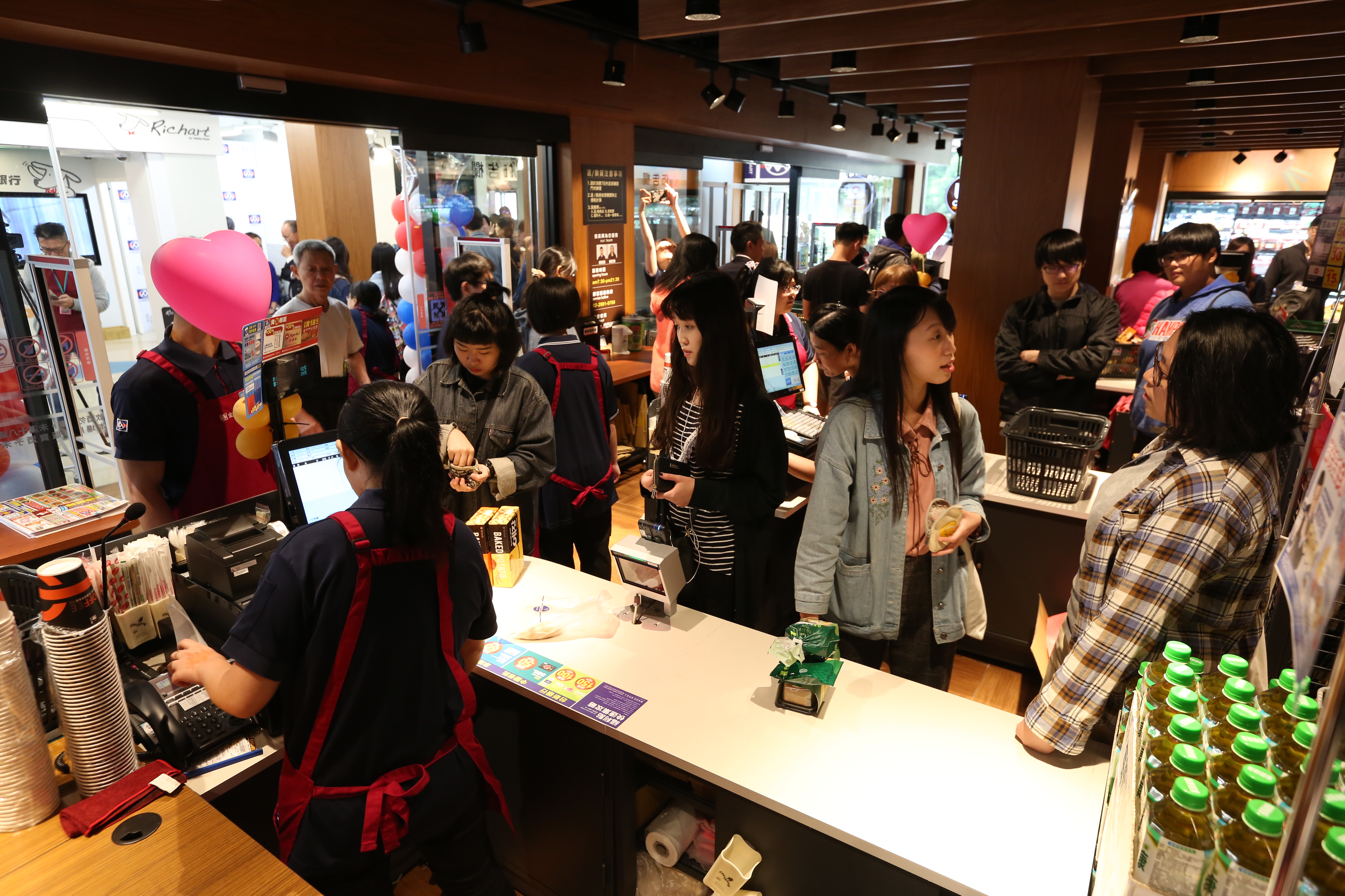 目前除了輔大之外，全聯也與北、中、南約16家學校進行產學合作。