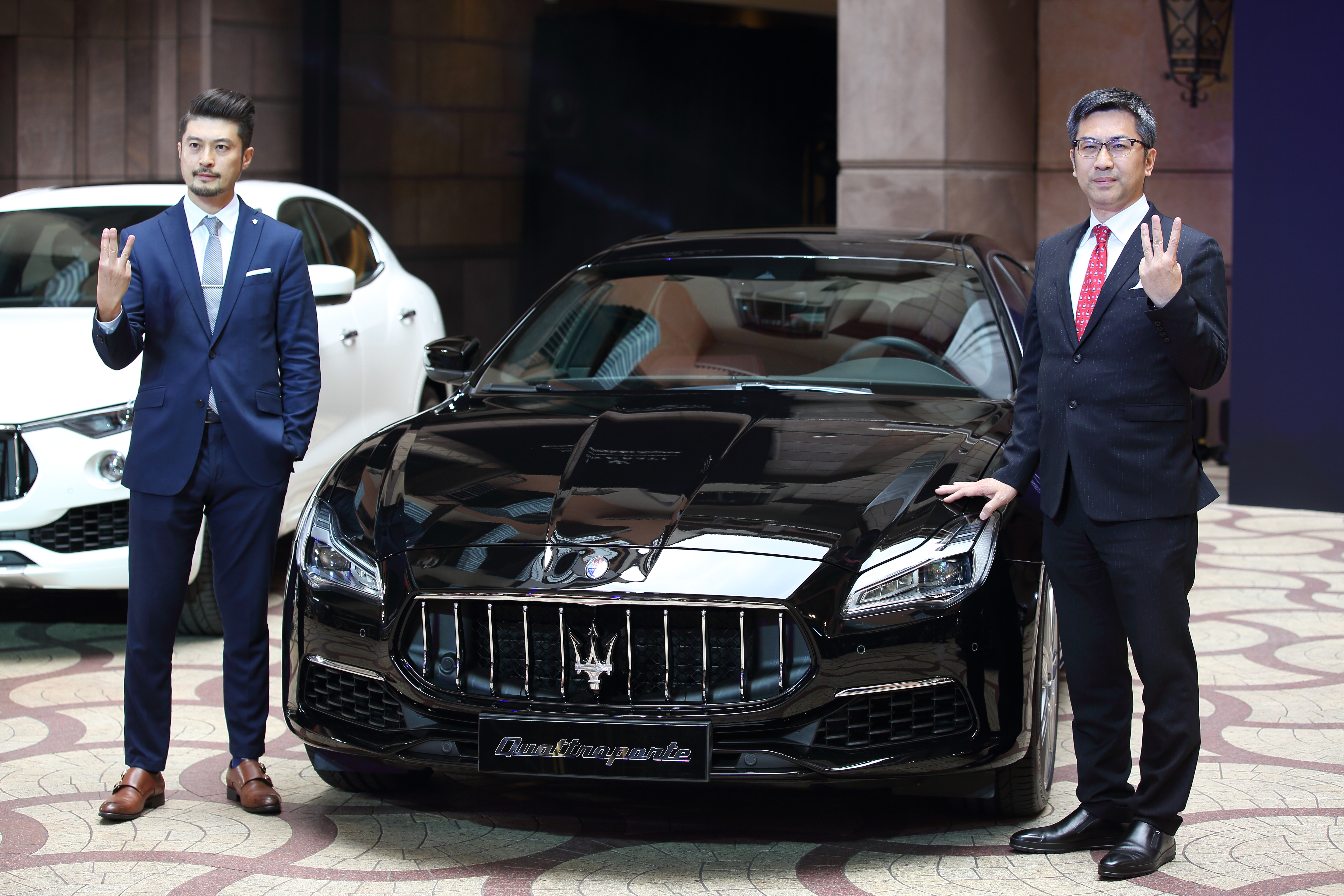 義大利豪華車廠Maserati（瑪莎拉蒂）與百年頂級男裝品牌Ermenegildo Zegna合作，推出了「GranLusso Zegna特仕車」，只有15台。