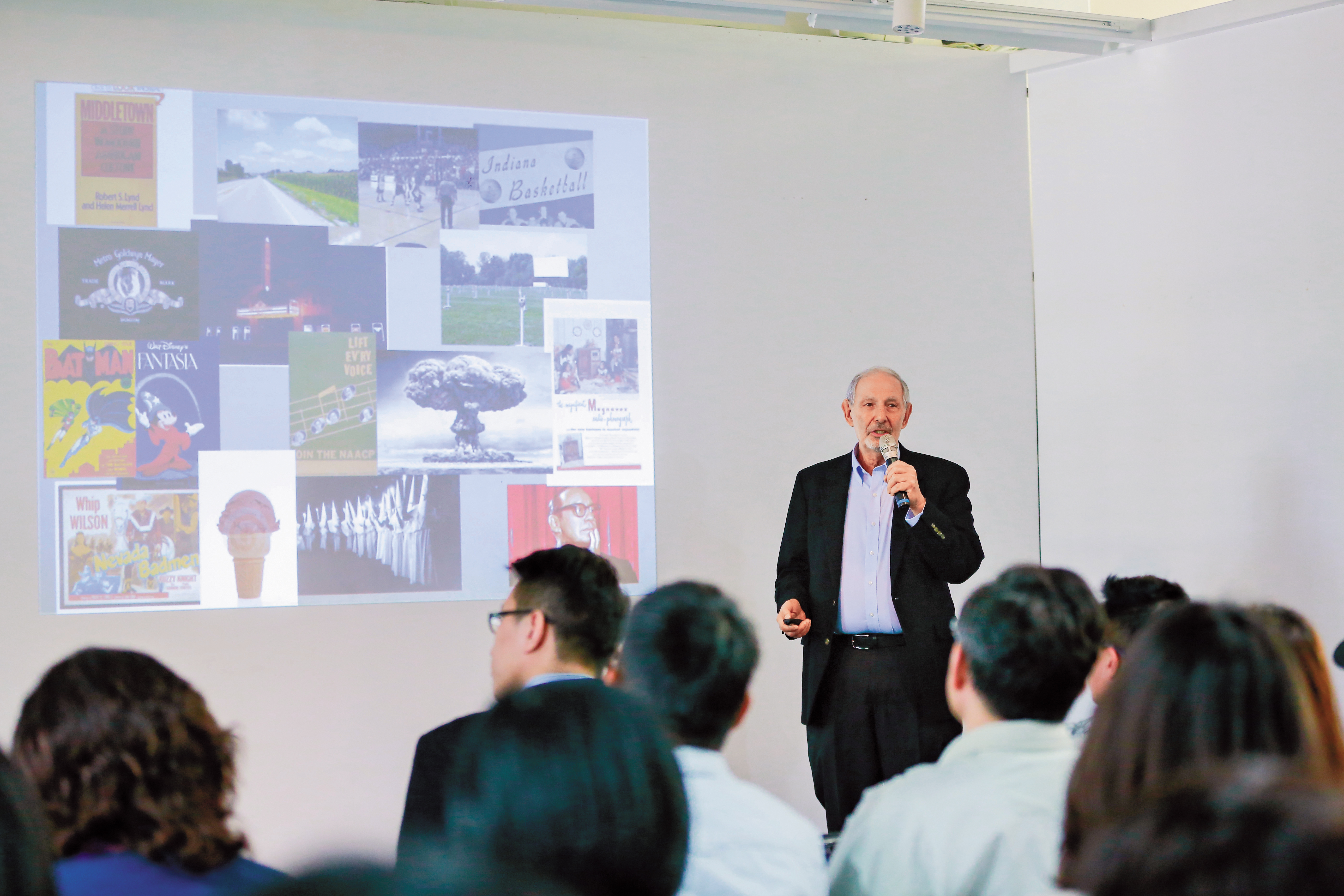 史蒂芬普里茲克日前在美國在台協會安排下來台舉行講座，吸引許多對創意主題有興趣的民眾前往。