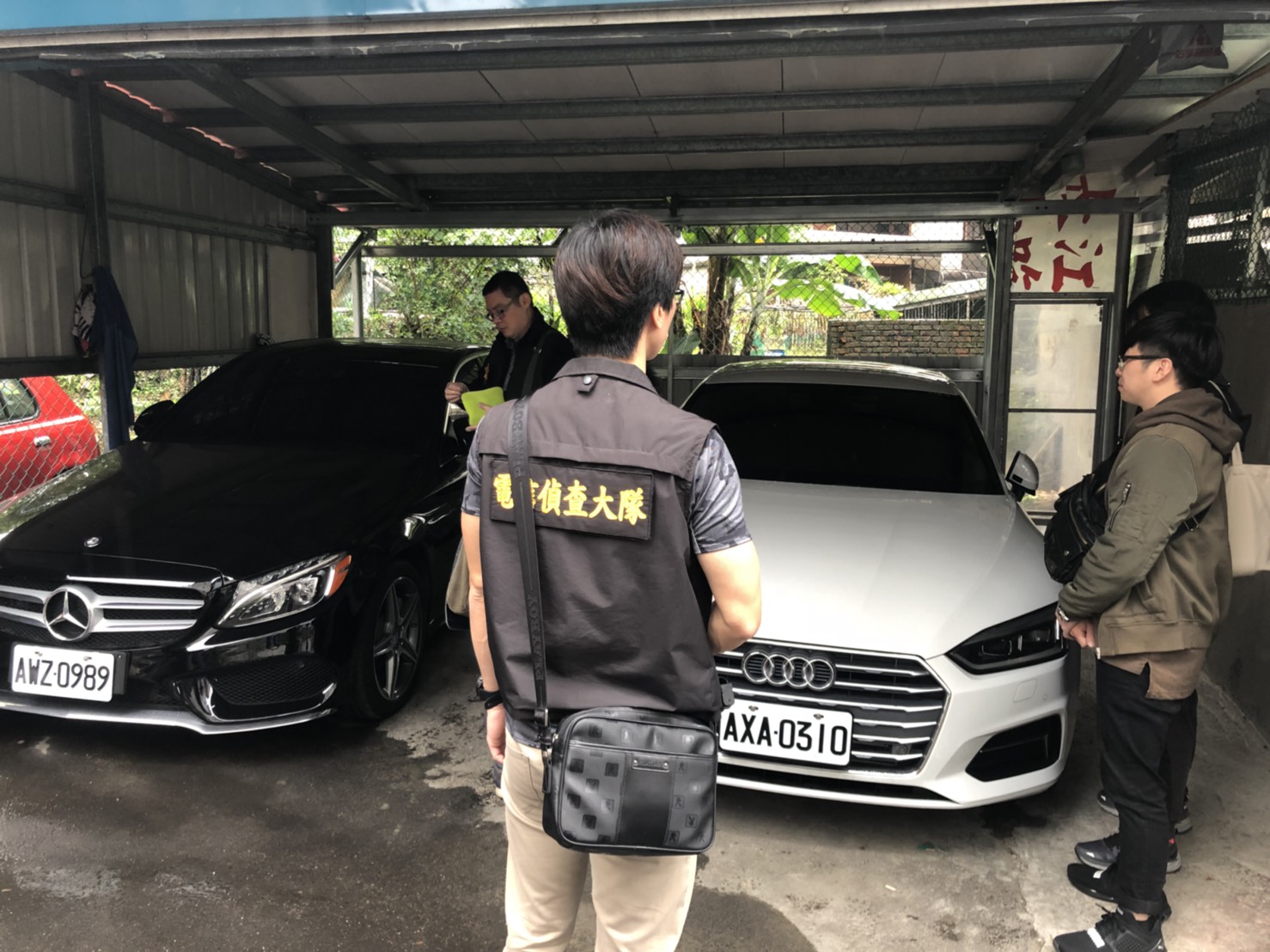 警方查扣嫌犯購買的名車。（刑事局提供）