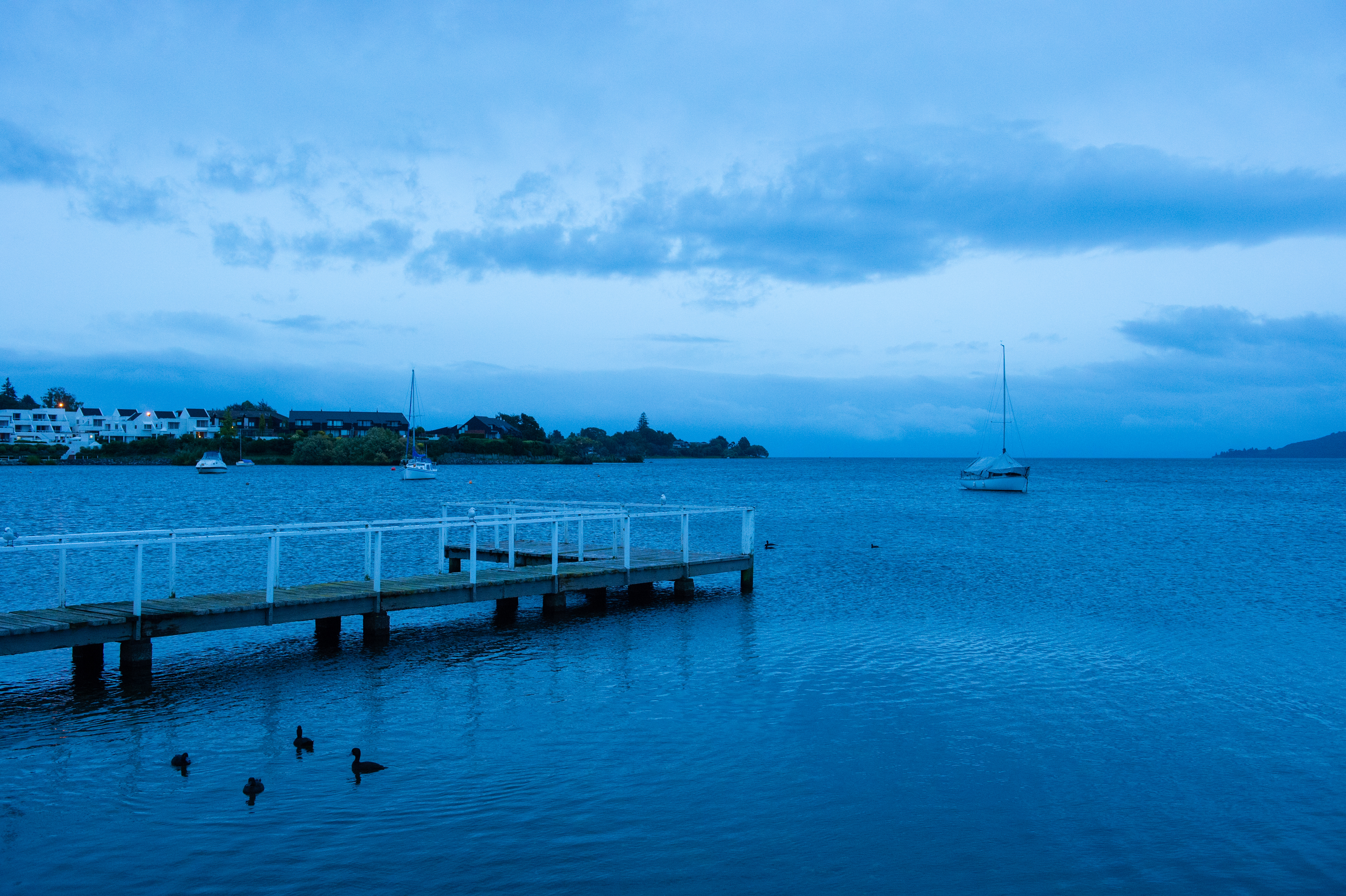 紐西蘭的「陶波湖」是火山口，面積約莫是新加坡大小。