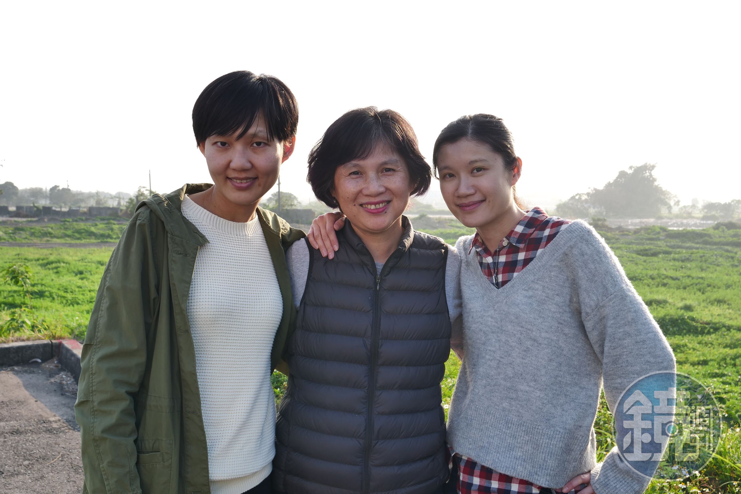 顧瑋（左）、陸莉莉（中）和馮忠恬（右）是台灣第一支女力找米獵人。