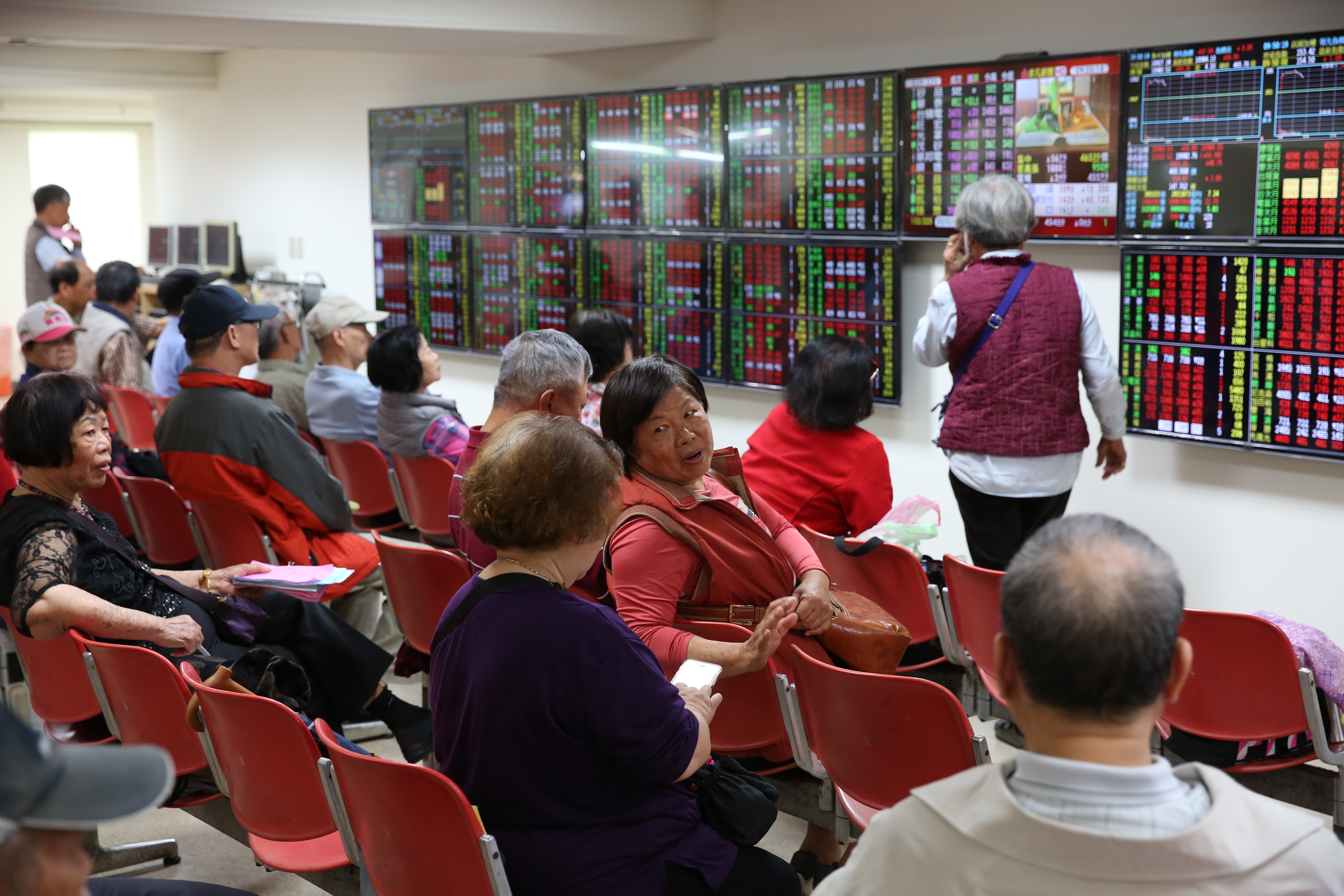 定存利率超低，通貨膨脹蠢動，愈來愈多投資人偏愛高殖利率股票。