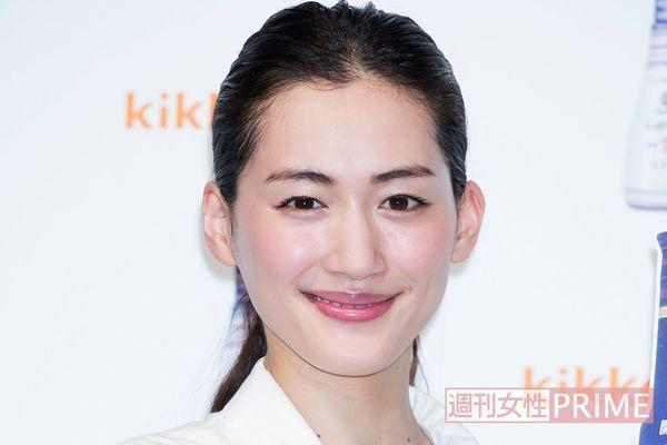 傳出綾瀨遙單戀Taka很深很深。(翻攝《週刊女性》)