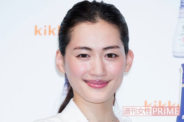 傳出綾瀨遙單戀Taka很深很深。（翻攝《週刊女性》）