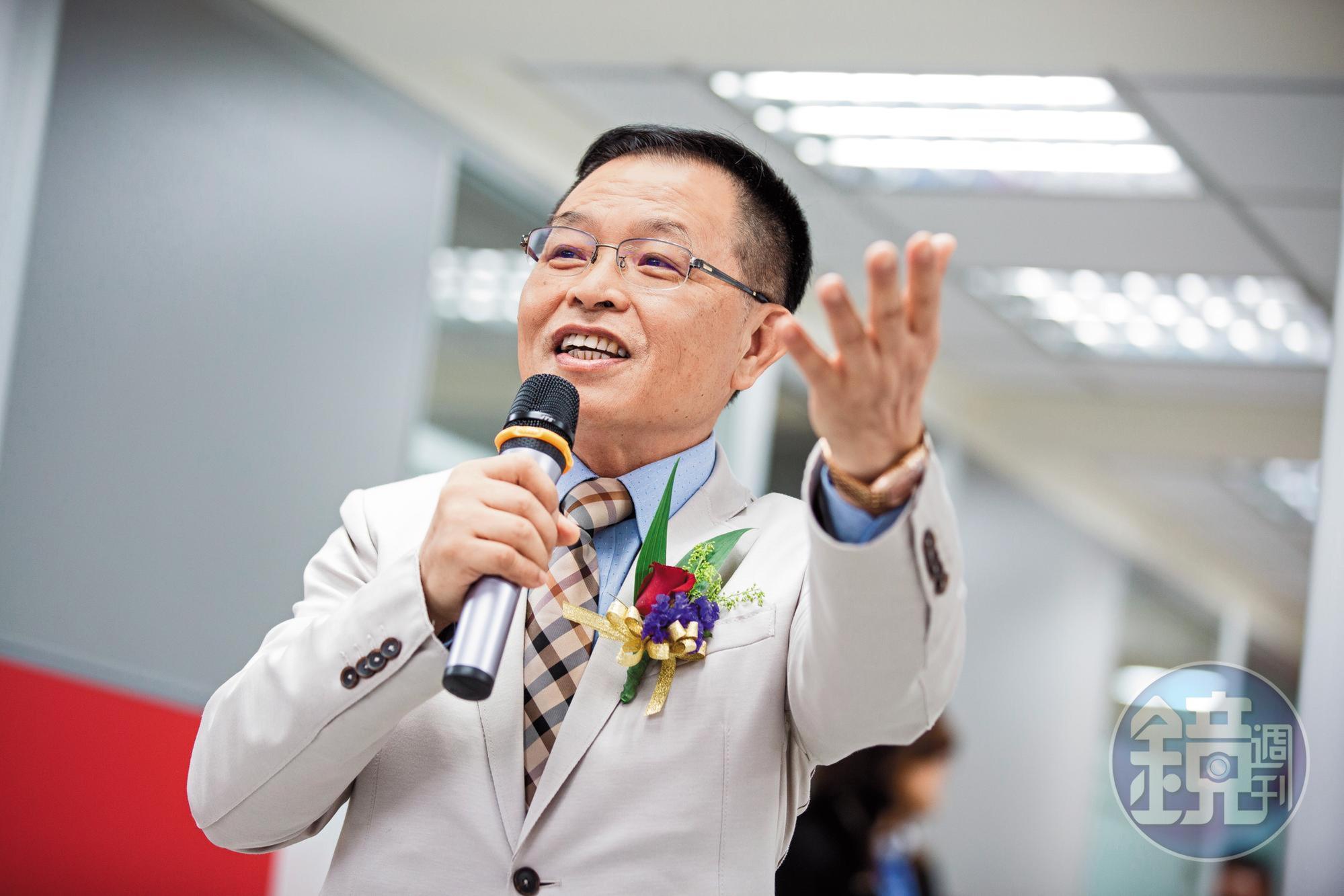 蔡文俊想創立保險業的烏托邦,架構出不考核業績、離職佣金續領、無條件世襲的規則,以特殊制度聞名業內。