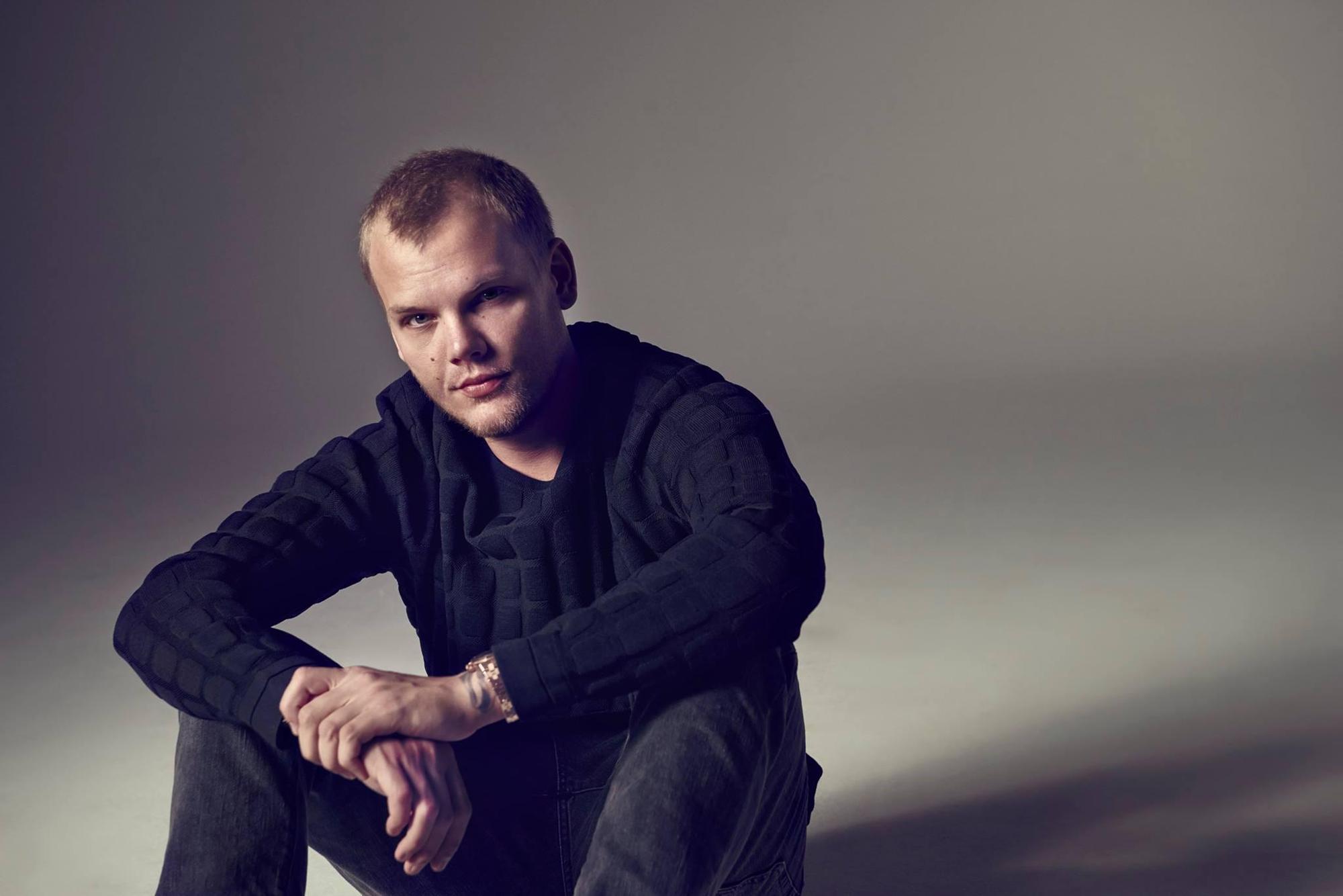 知名DJ艾維奇（Avicii）猝逝，令歌迷錯愕傷心不已。（翻攝自臉書）