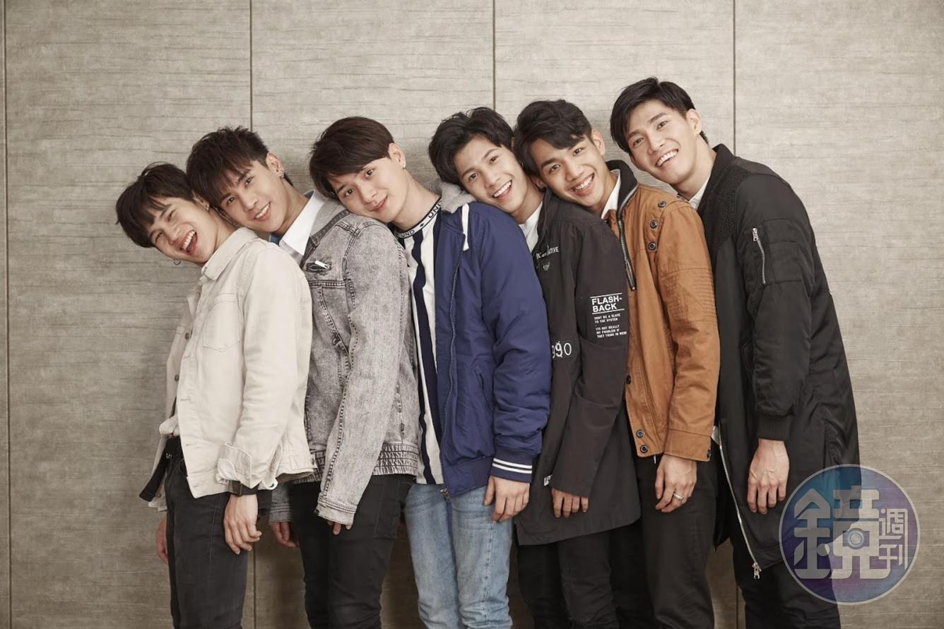 《一年生2》戲劇是結束了，不過Fiat（左起）、Oaujun、Krist、Singto、Nammon與Guy的情誼仍會延續很久很久。