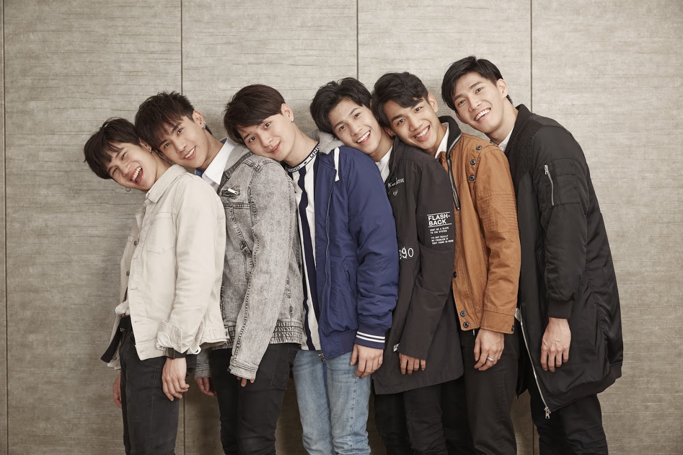 《一年生2》戲劇是結束了，不過Fiat（左起）、Oaujun、Krist、Singto、Nammon與Guy的情誼仍會延續很久很久。