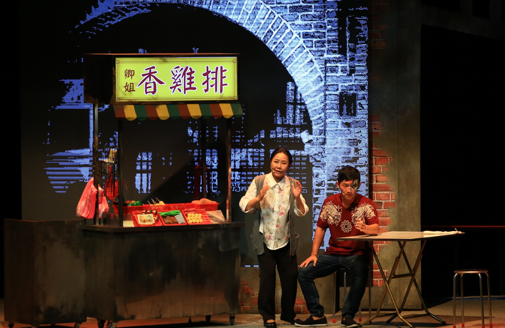 呂雪鳳與蔡昌憲在《風中浮沈的花蕊》劇中飆戲，兩人都深深為劇本感動。（大吉祥提供）