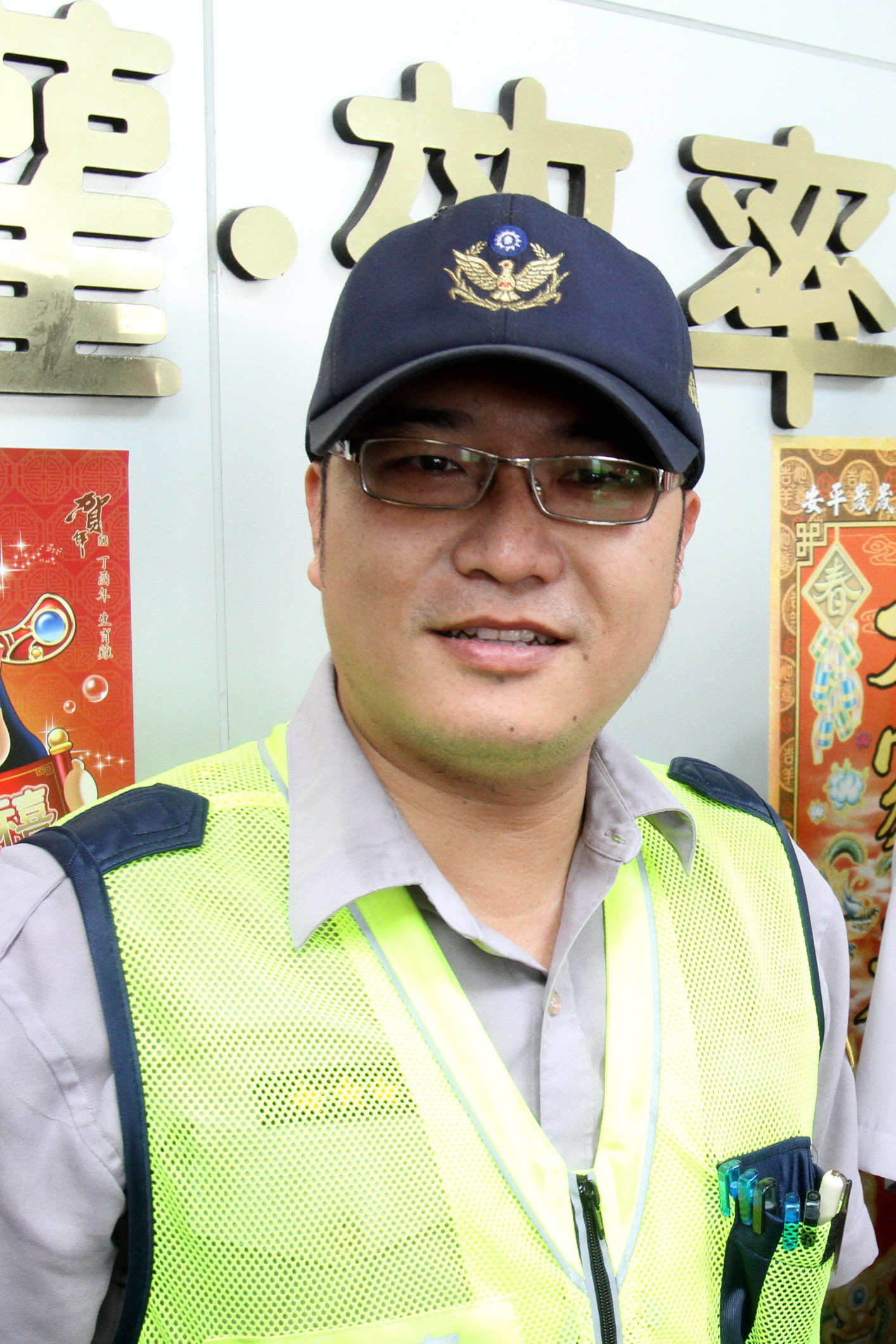 熱心暖警葉家豪去年護送誤吞快乾膠的2歲小孩送醫急救，沒想到今天自己卻慘遭橫禍。（警方提供）