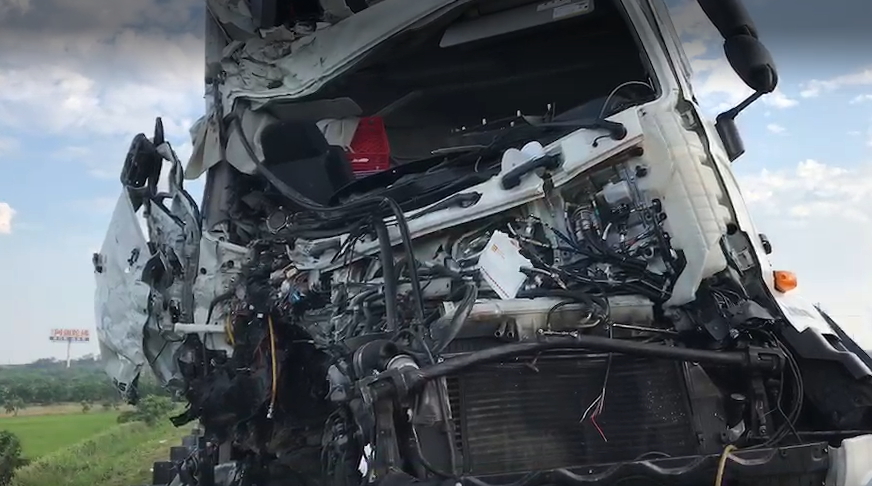 國道今晨因陸姓司機疲勞駕駛，造成三人死亡。