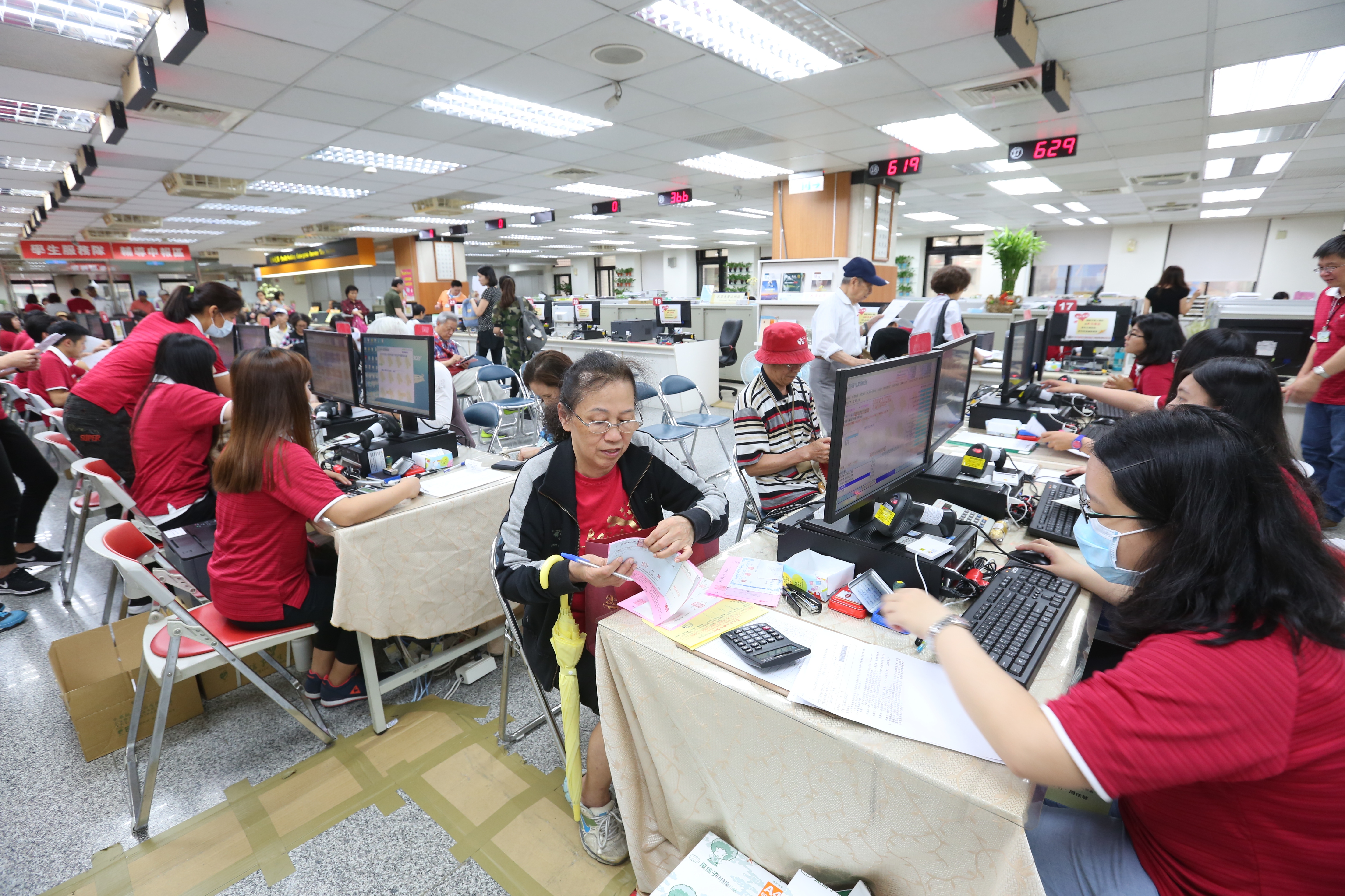 報稅新制上路，綜合所得不僅多了減項，還提高免稅額，輕鬆省下一筆錢。