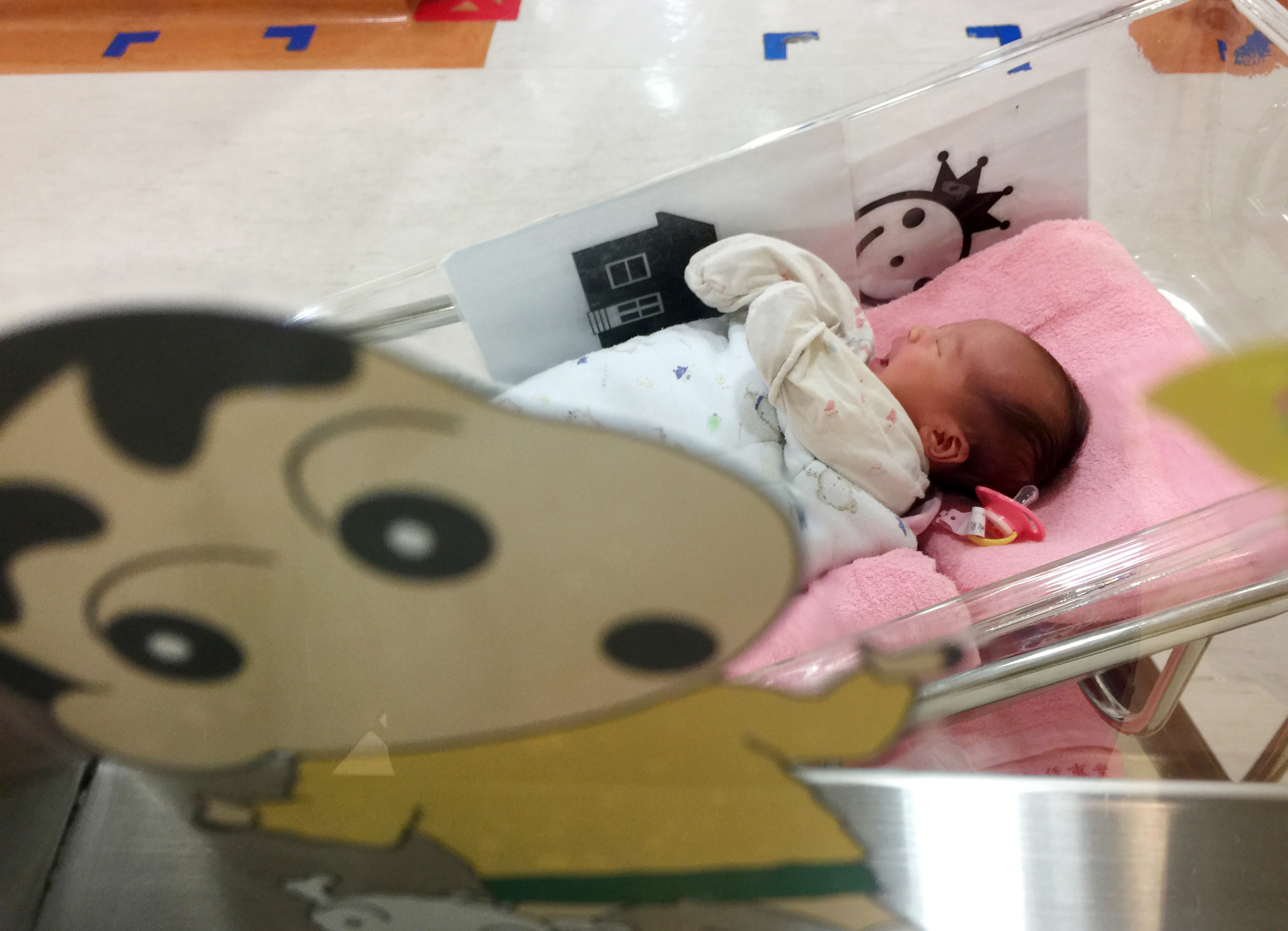 政府為了鼓勵生育，年初通過的減稅紅包提高薪資所得、幼兒學前特別扣除額，要等2019年5月報稅才受惠。