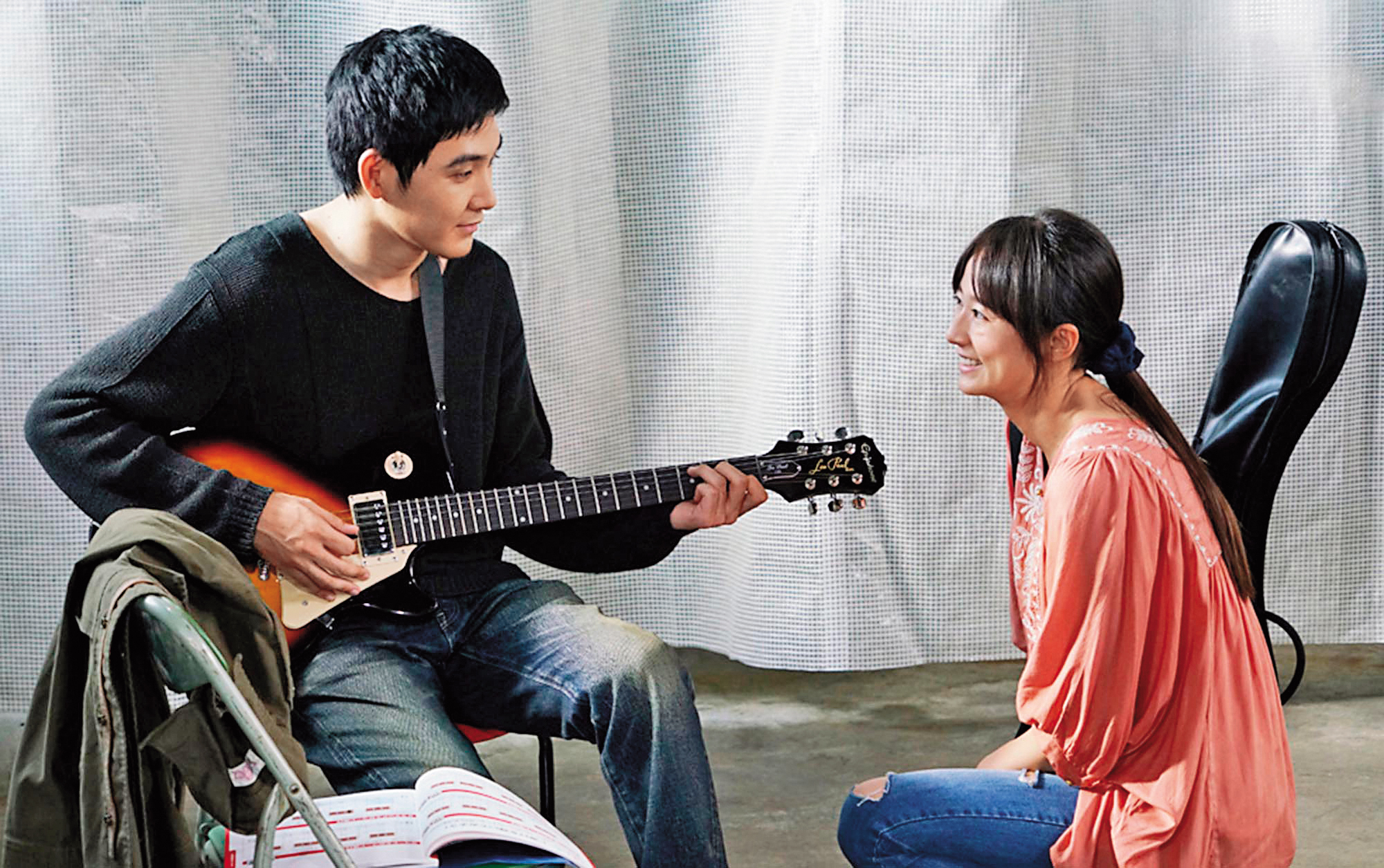 松田龍平（左）片中性格與外型有頗大的反差，展現了他的複雜演技。（天馬行空提供）